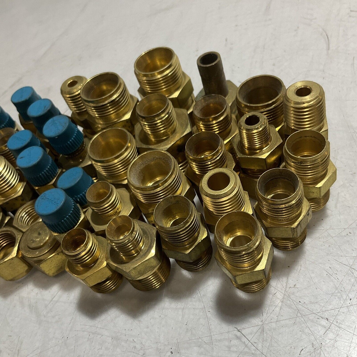 SWAGELOK (NPN) STAINLESS STEEL MISCELLANEOUS BRASS FITTINGS CONNECTOR QTY 40 476