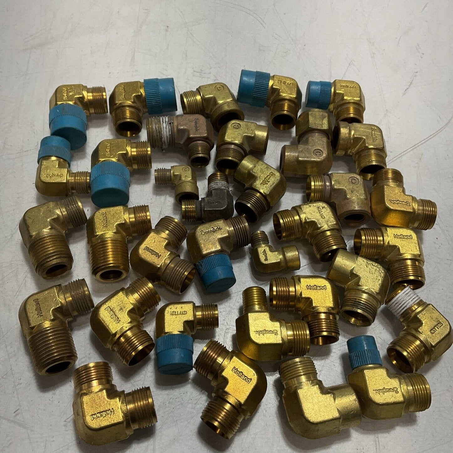 SWAGELOK (NPN) MISCELLANEOUS BRASS ELBOW TUBE FITTING CONNECTOR QTY 34 476
