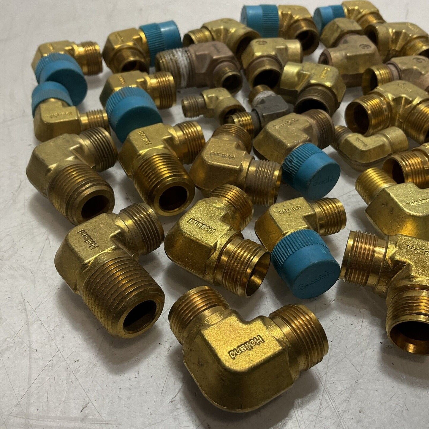 SWAGELOK (NPN) MISCELLANEOUS BRASS ELBOW TUBE FITTING CONNECTOR QTY 34 476