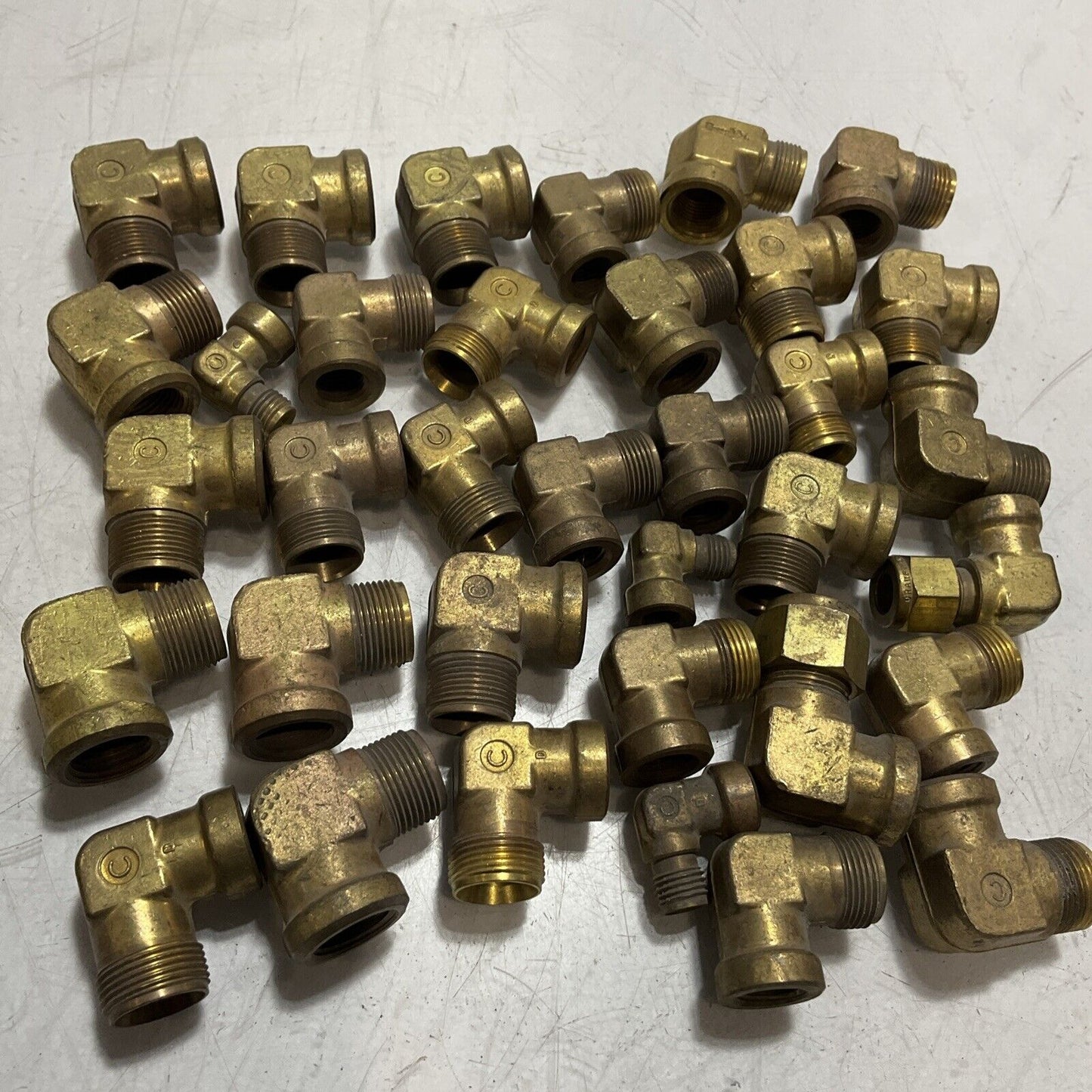 SWAGELOK (NPN) MICE BRASS ELBOW TUBE FITTING CONNECTOR QTY 35 476