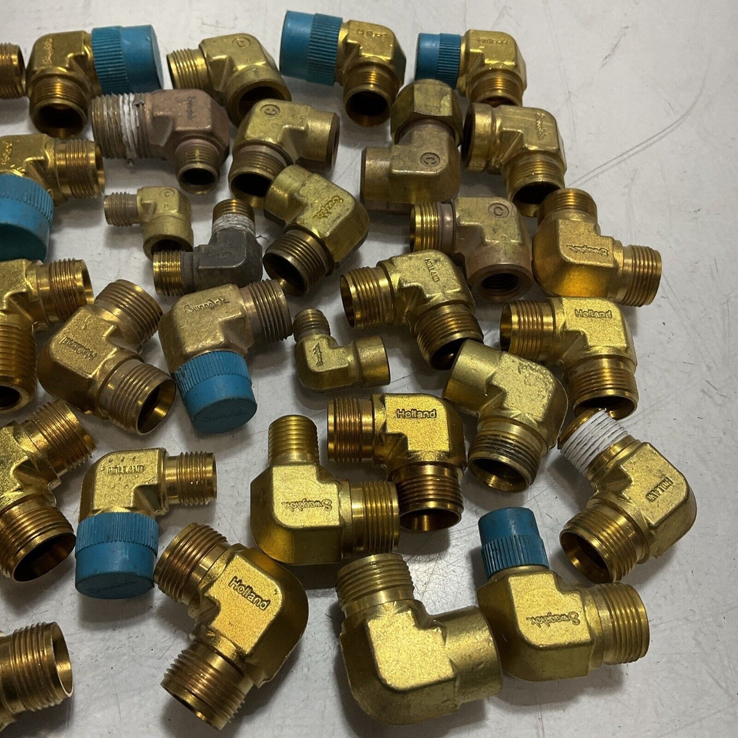 SWAGELOK (NPN) MISCELLANEOUS BRASS ELBOW TUBE FITTING CONNECTOR QTY 34 476