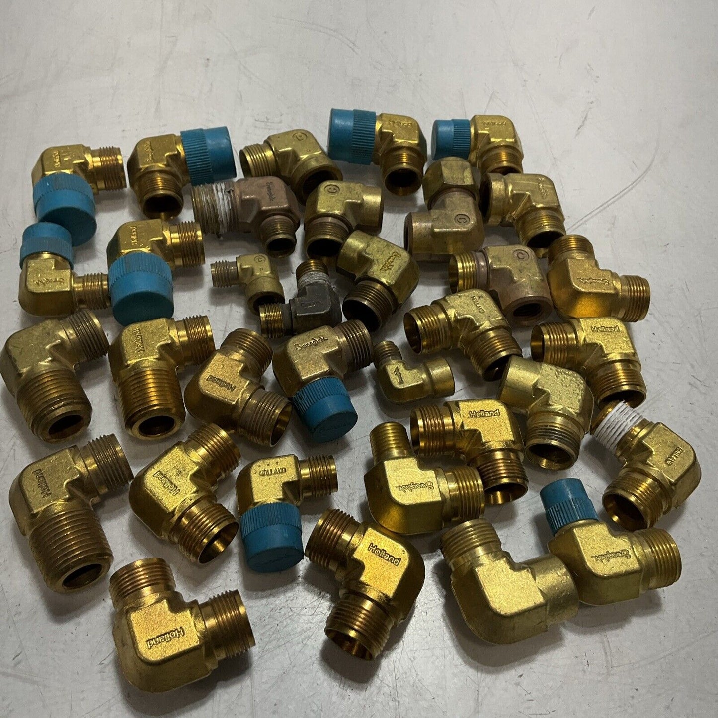 SWAGELOK (NPN) MISCELLANEOUS BRASS ELBOW TUBE FITTING CONNECTOR QTY 34 476