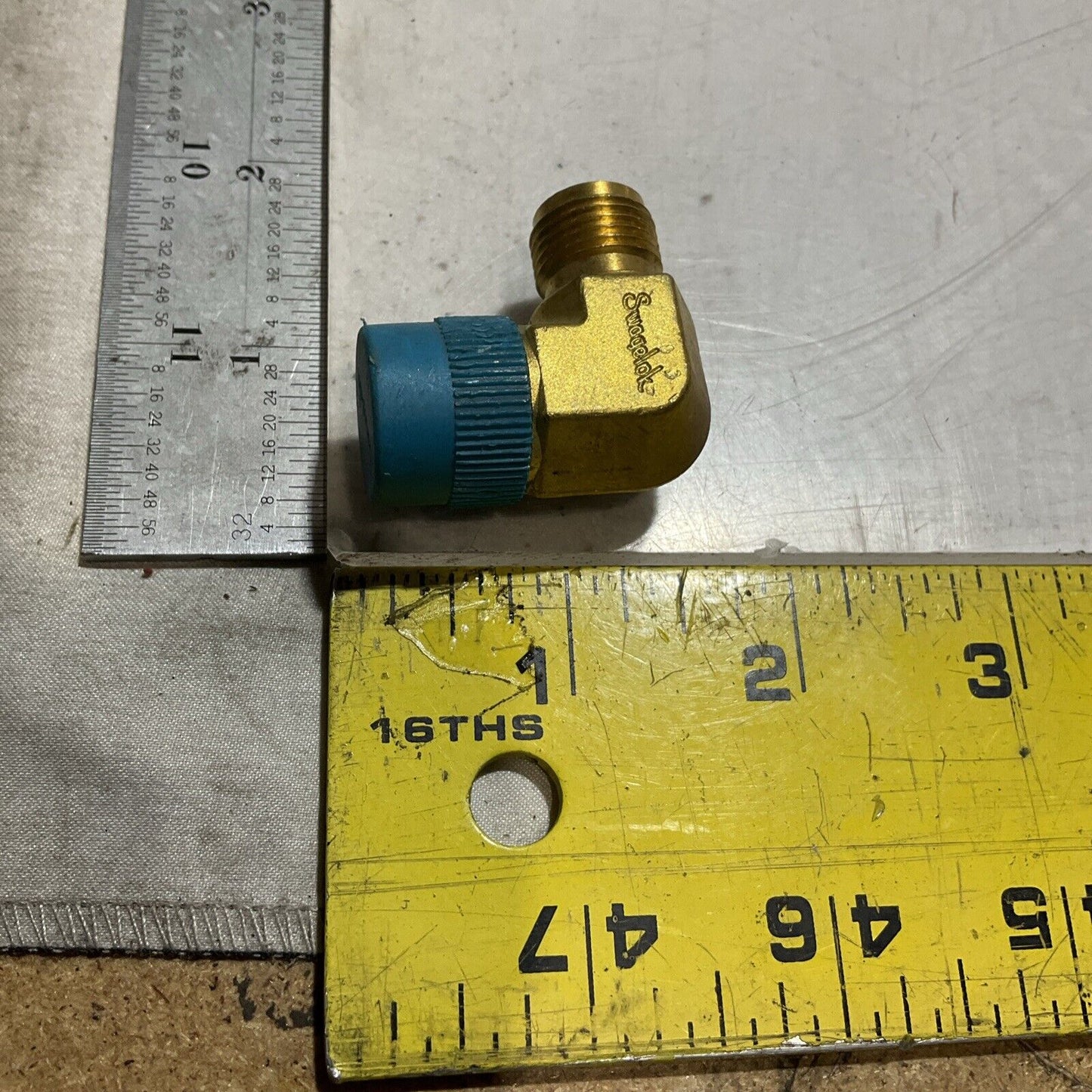 SWAGELOK (NPN) MISCELLANEOUS BRASS ELBOW TUBE FITTING CONNECTOR QTY 34 476
