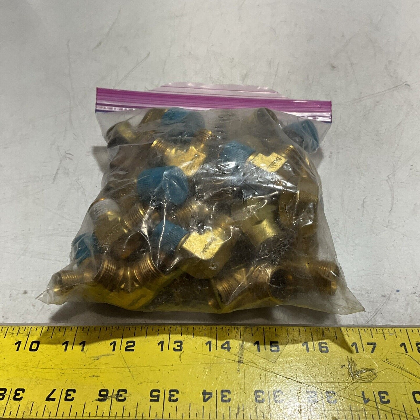 SWAGELOK (NPN) MISCELLANEOUS BRASS ELBOW TUBE FITTING CONNECTOR QTY 34 476