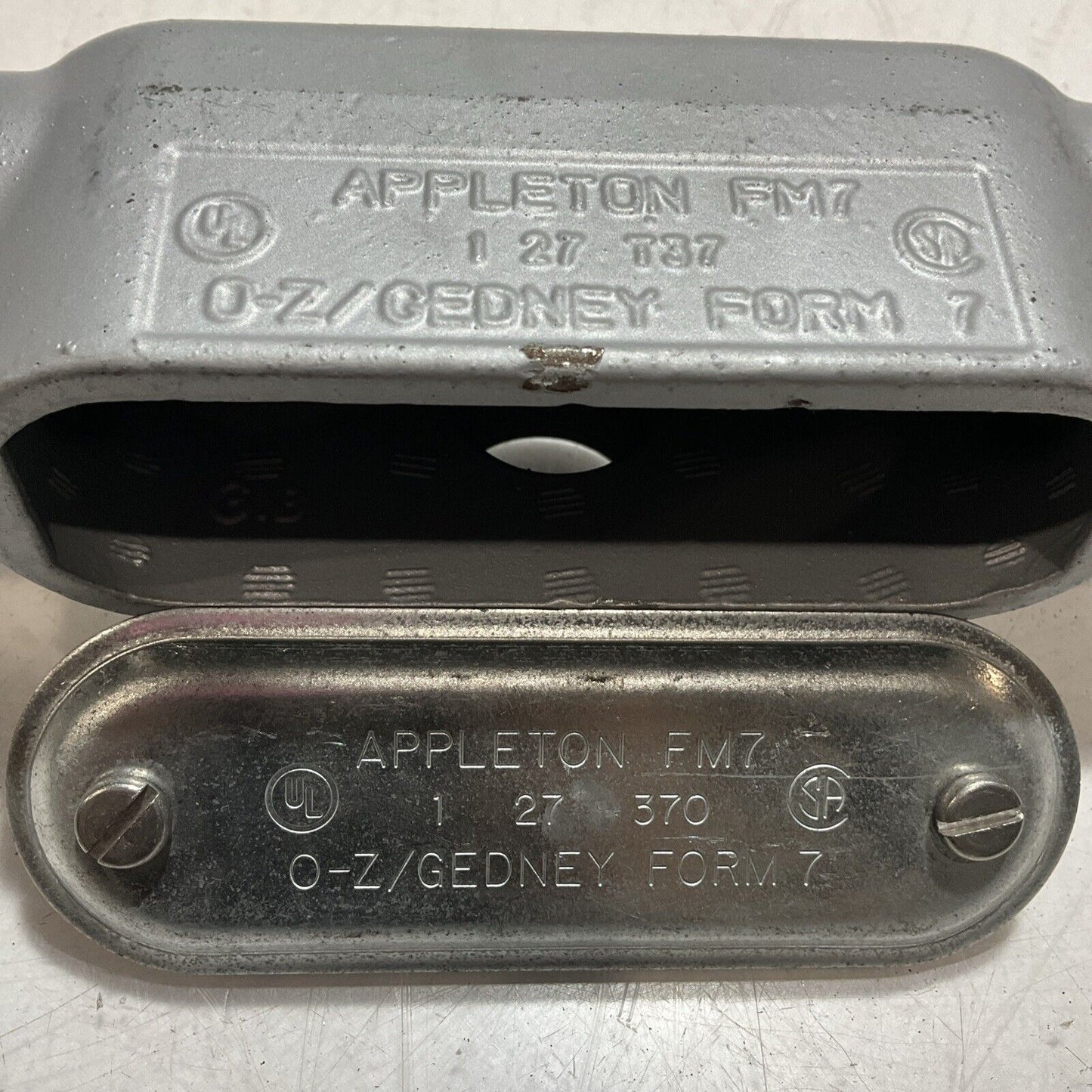 APPLETON FM7 1/27 /370 OZ/GENEY FORM 7 GIDNEY CONDUIT BODY WITH 1 COVER 222