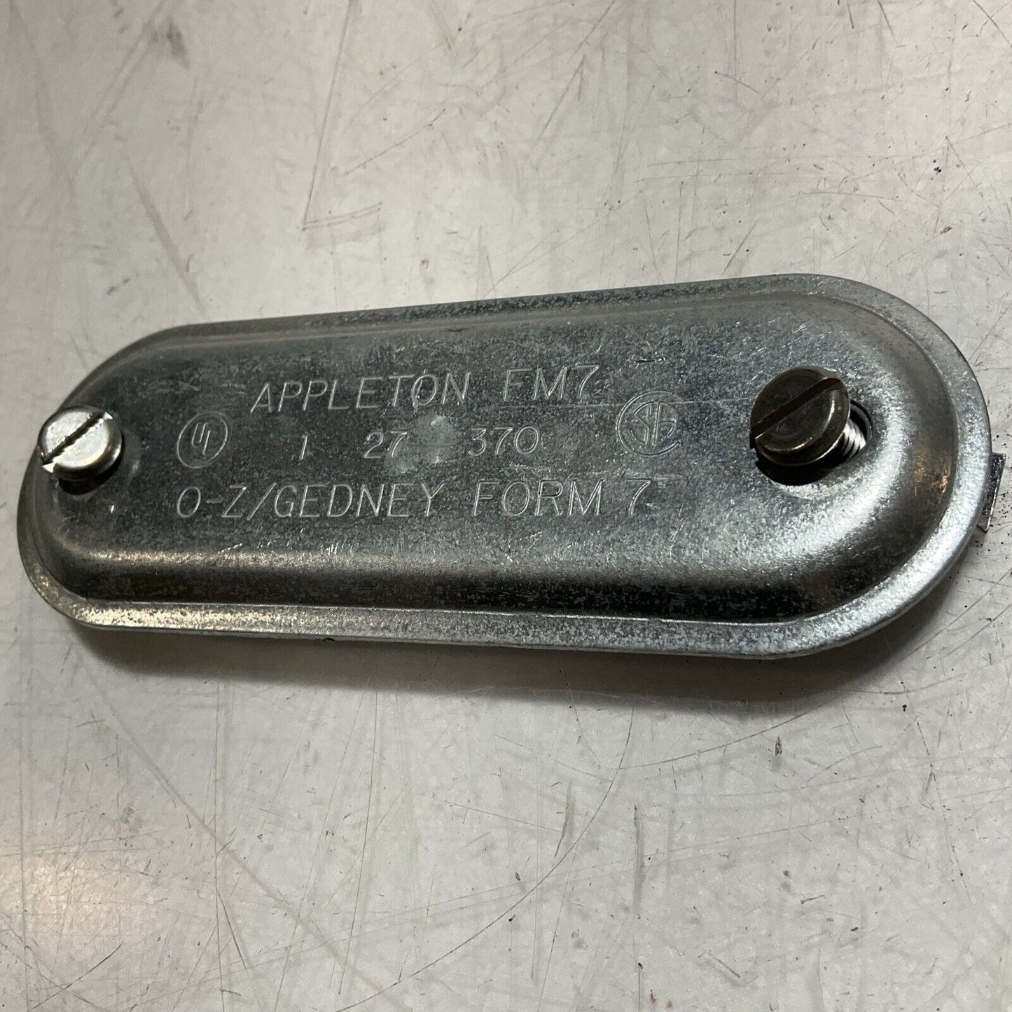 APPLETON FM7 1/27 /370 OZ/GENEY FORM 7 GIDNEY CONDUIT BODY WITH 1 COVER 222