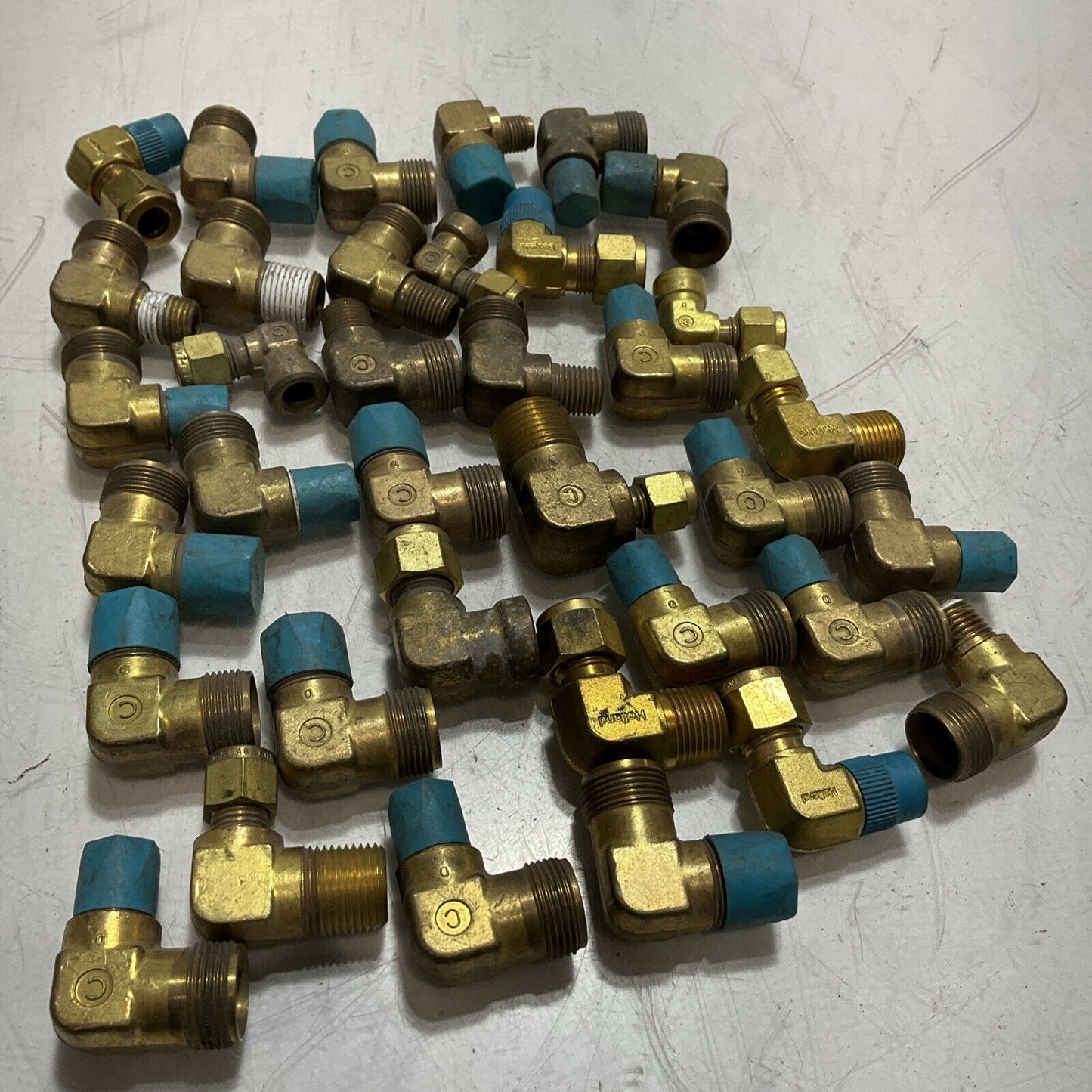 SWAGELOK (NPN) MISCELLANEOUS BRASS ELBOW TUBE ADAPTOR CONNECTOR QTY 36 476