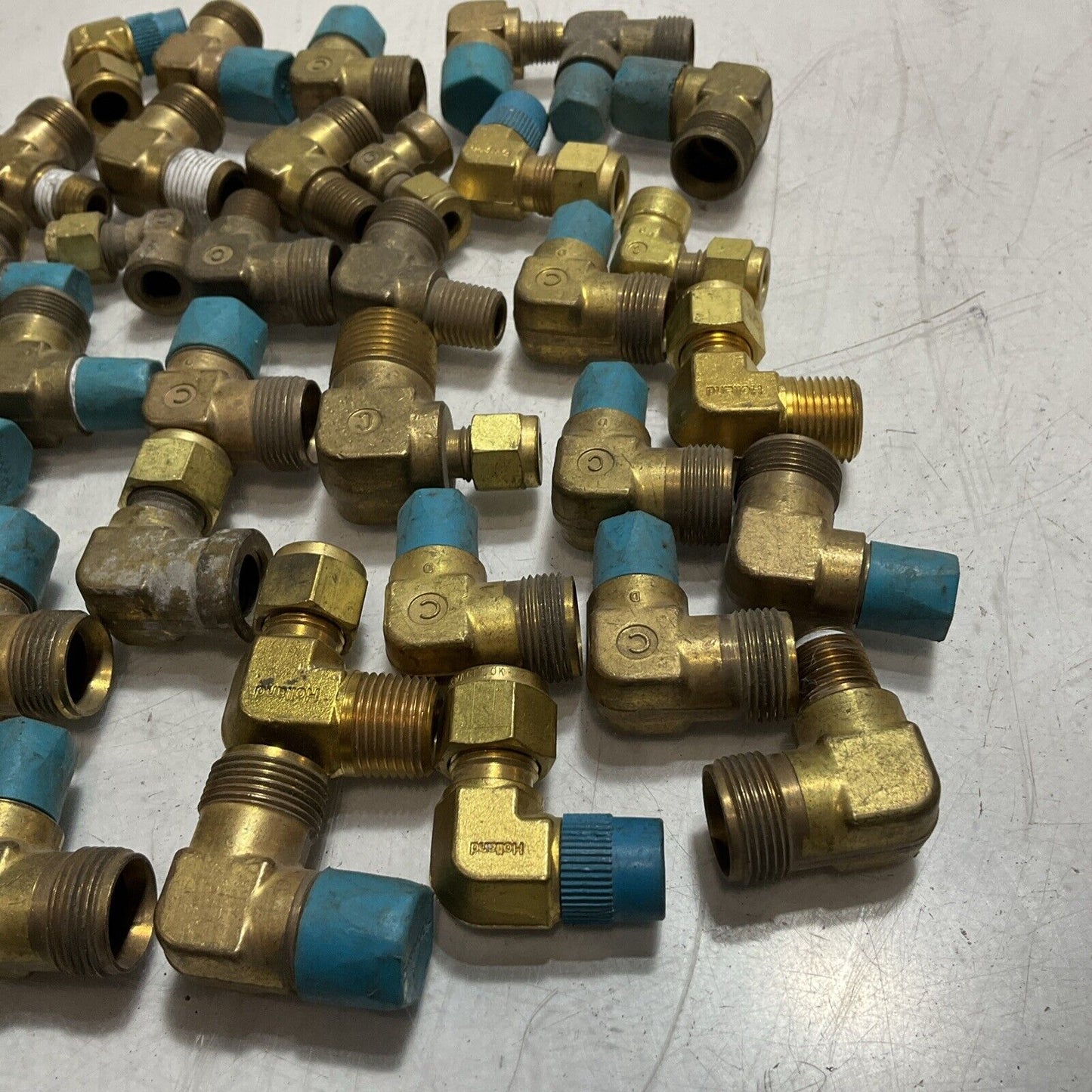 SWAGELOK (NPN) MISCELLANEOUS BRASS ELBOW TUBE ADAPTOR CONNECTOR QTY 36 476