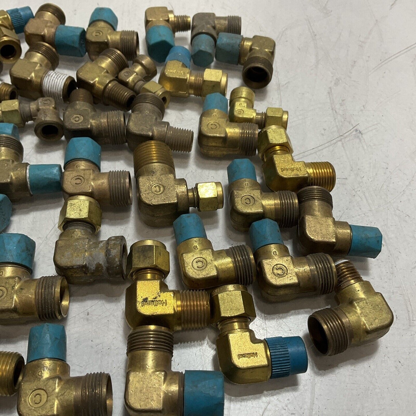 SWAGELOK (NPN) MISCELLANEOUS BRASS ELBOW TUBE ADAPTOR CONNECTOR QTY 36 476