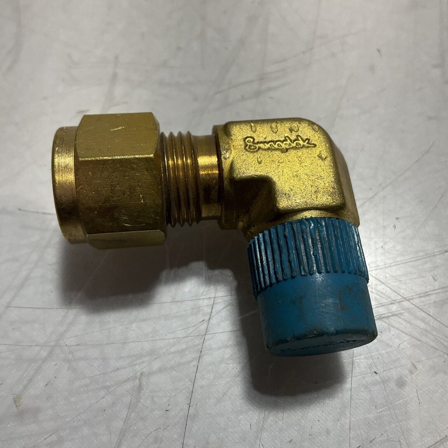 SWAGELOK (NPN) MISCELLANEOUS BRASS ELBOW TUBE ADAPTOR CONNECTOR QTY 36 476