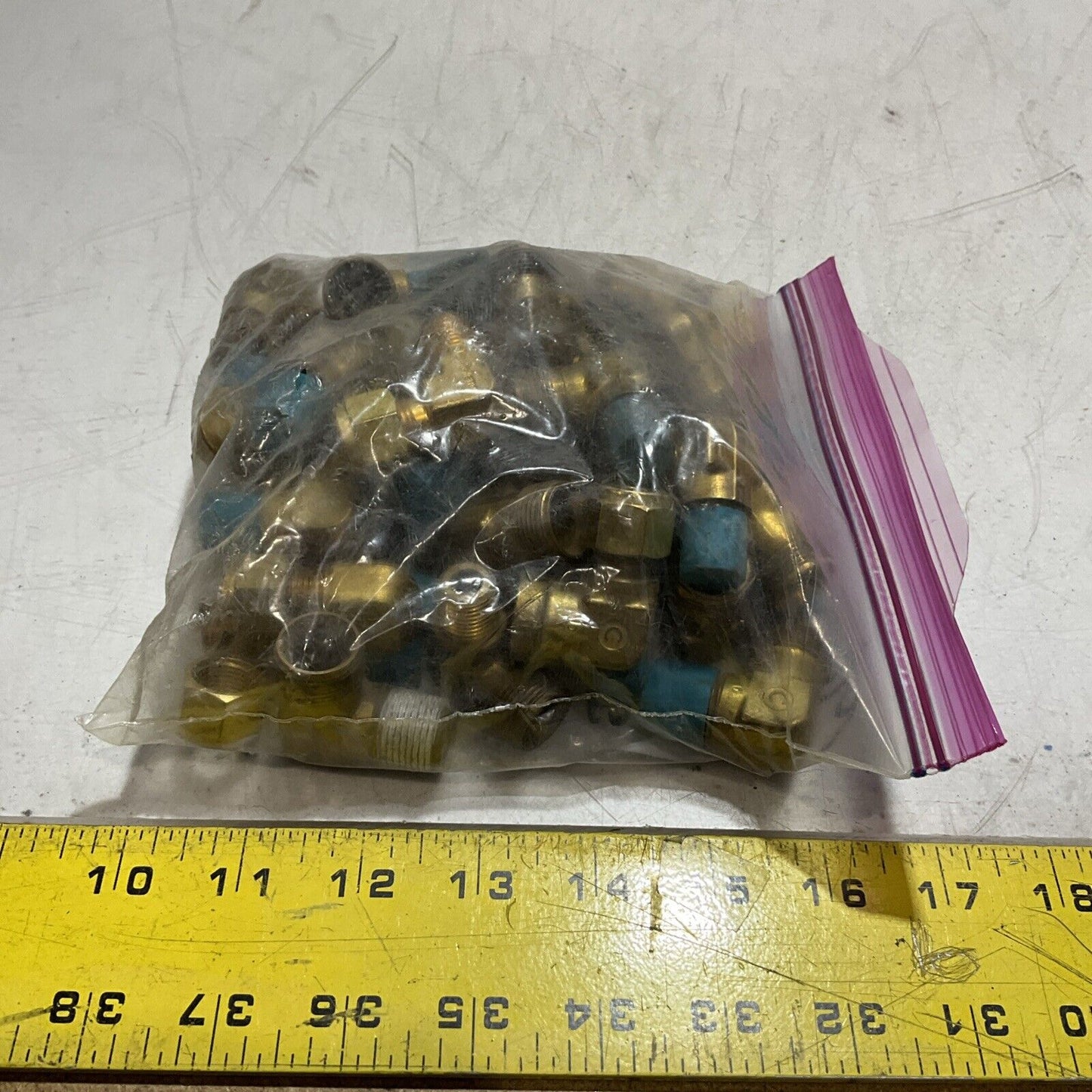 SWAGELOK (NPN) MISCELLANEOUS BRASS ELBOW TUBE ADAPTOR CONNECTOR QTY 36 476