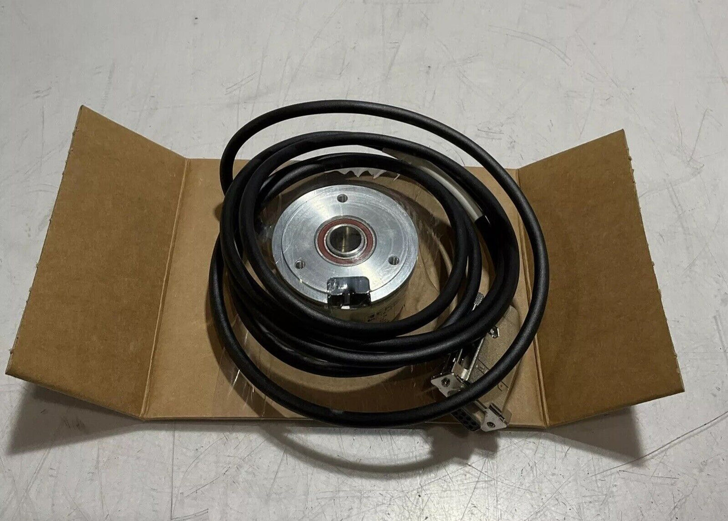 BAUMER BHF 16.05A2000/10600158 CH-8501 FRAUENFELD WIRED ENCODER ASSY W455 U3S