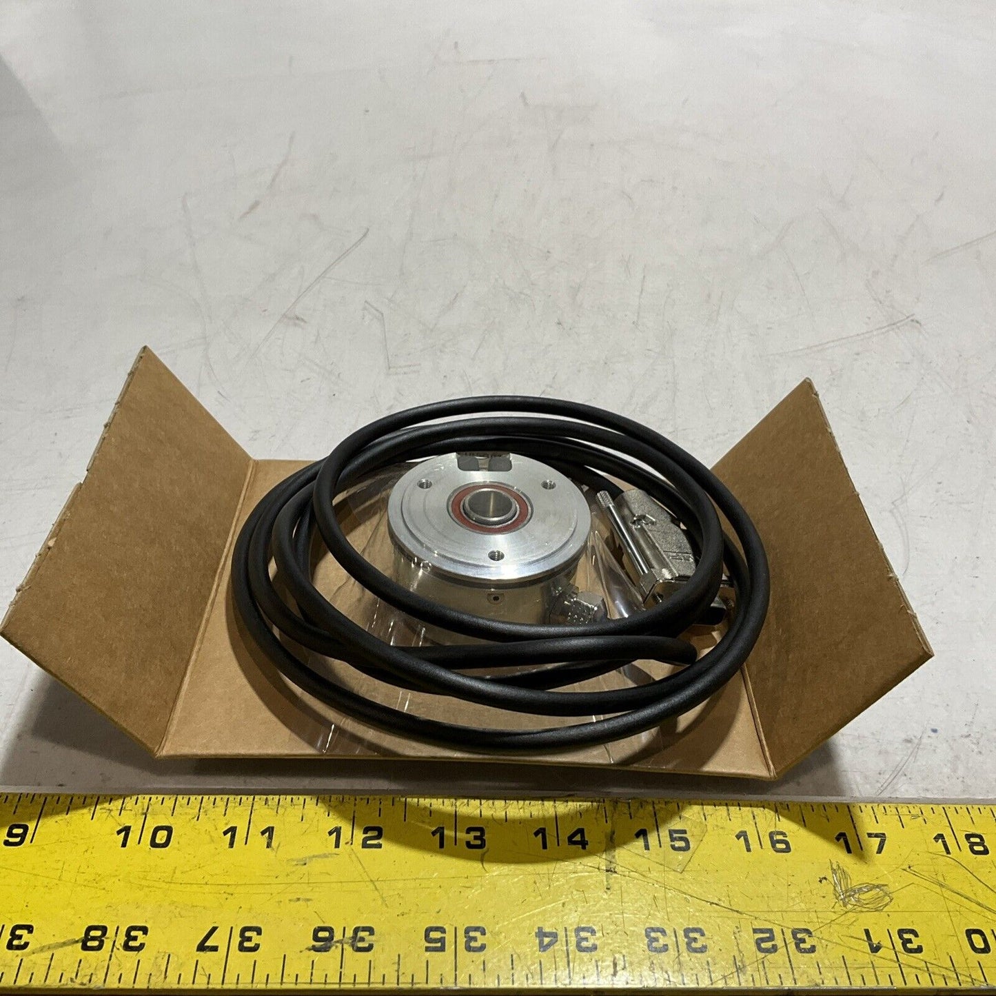 BAUMER BHF 16.05A2000/10600158 CH-8501 FRAUENFELD WIRED ENCODER ASSY W455 U3S