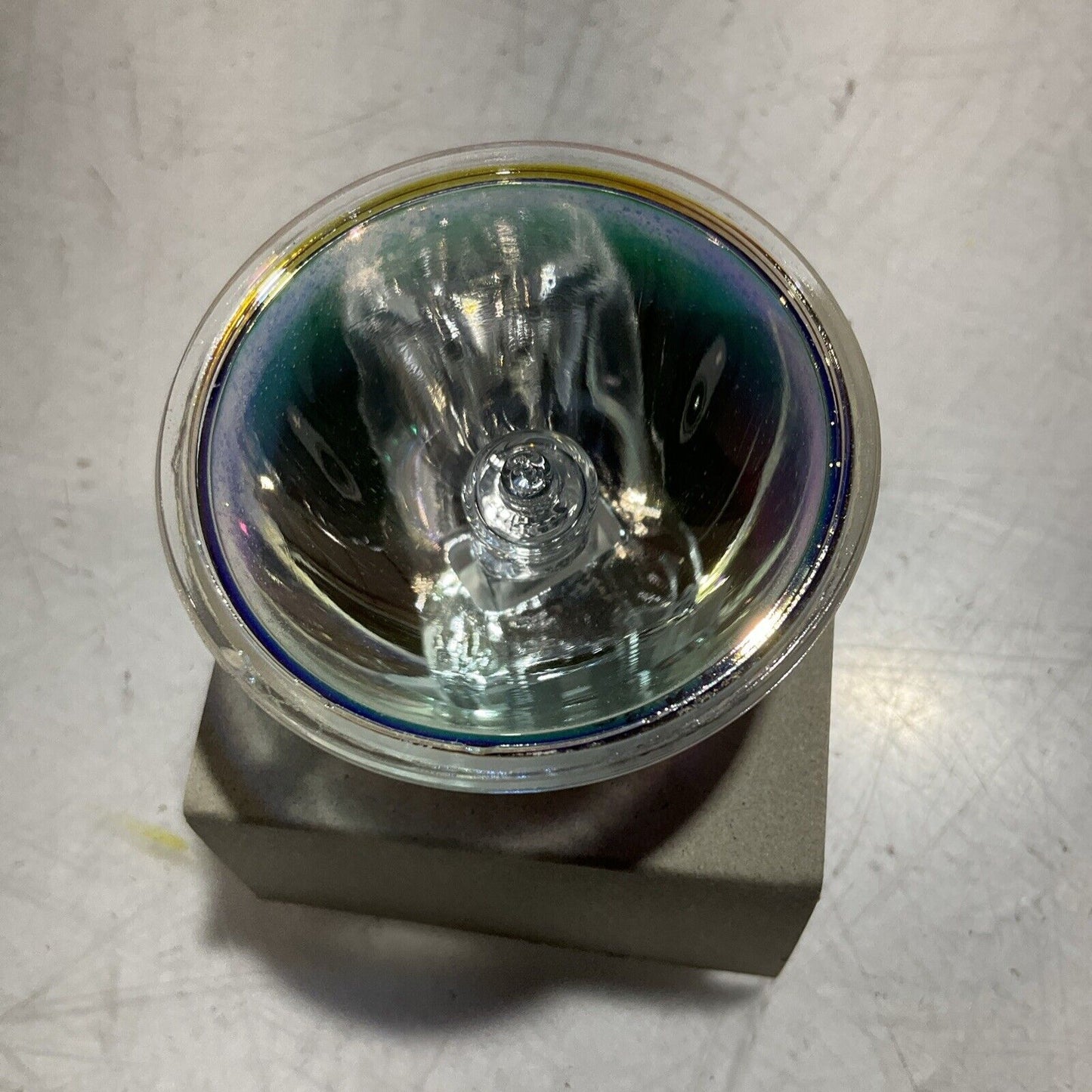 USHIO EKE21V150W HALOGEN PROJECTOR LAMP U3S