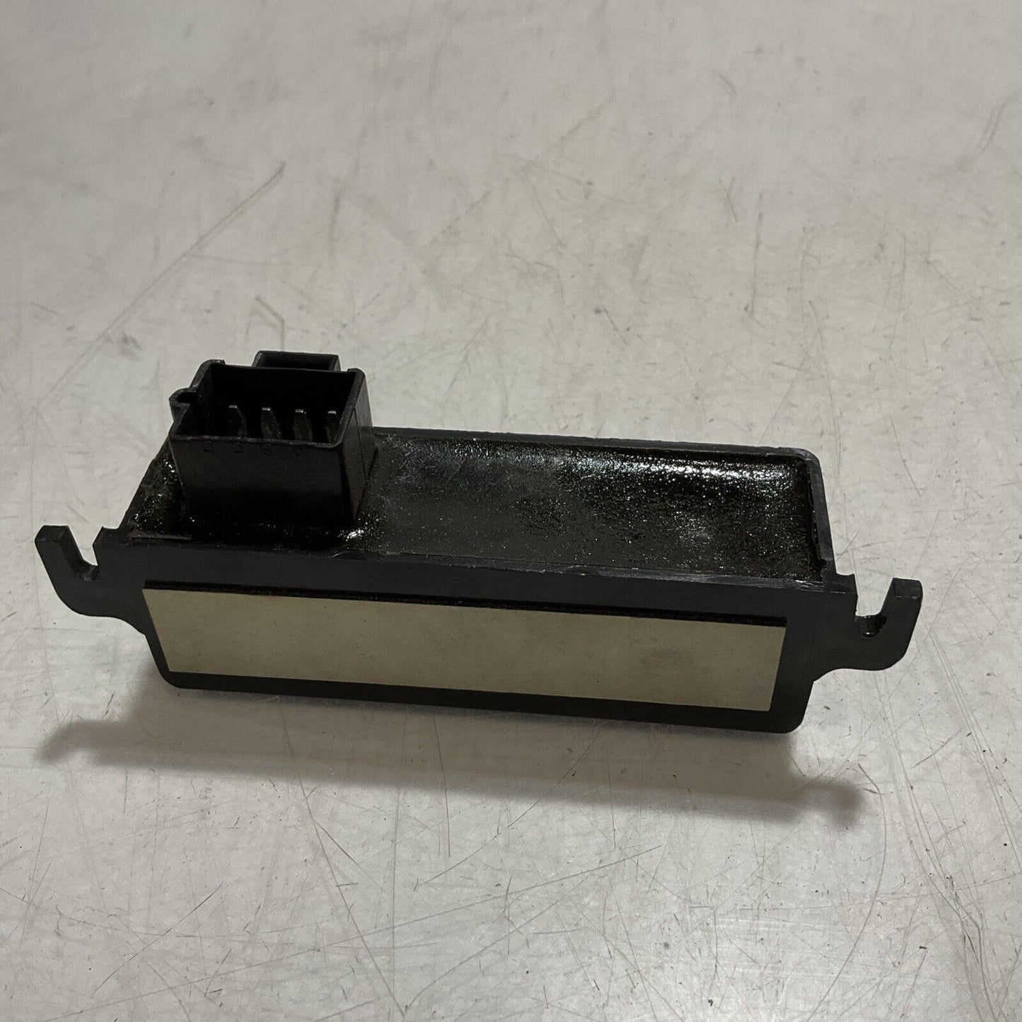 INTERNATIONAL 3569862C1 CONTROL MODULE ALARM 12.1 U3S