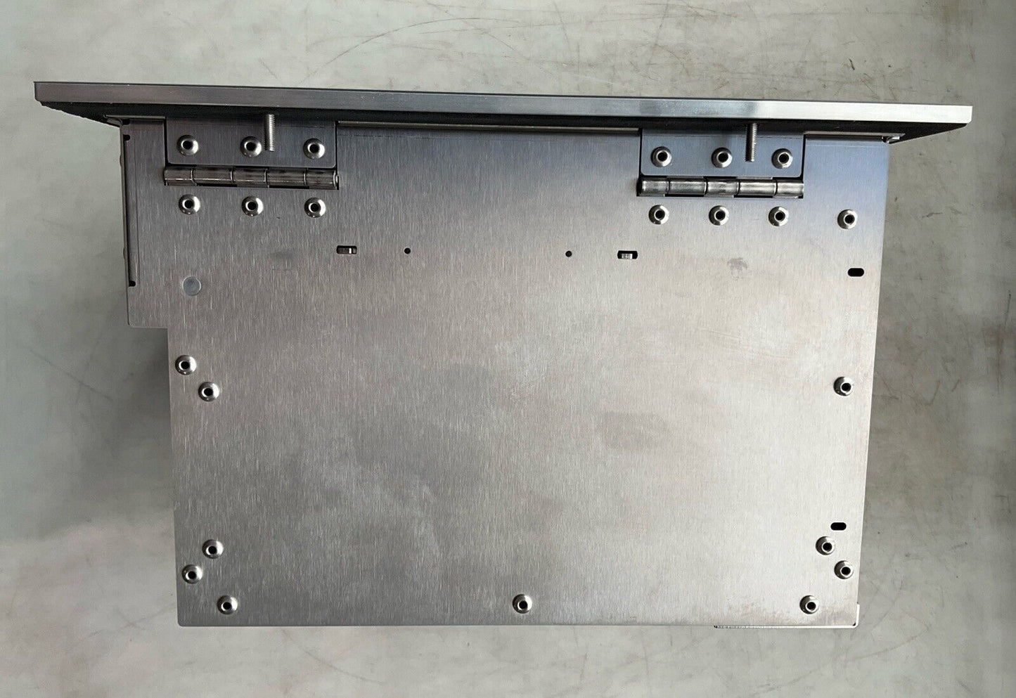 BECKHOFF C3620-0040 BUILT-IN PANEL PC FOR CONTROL CABINET 100-240V 50-60HZ 6-3A