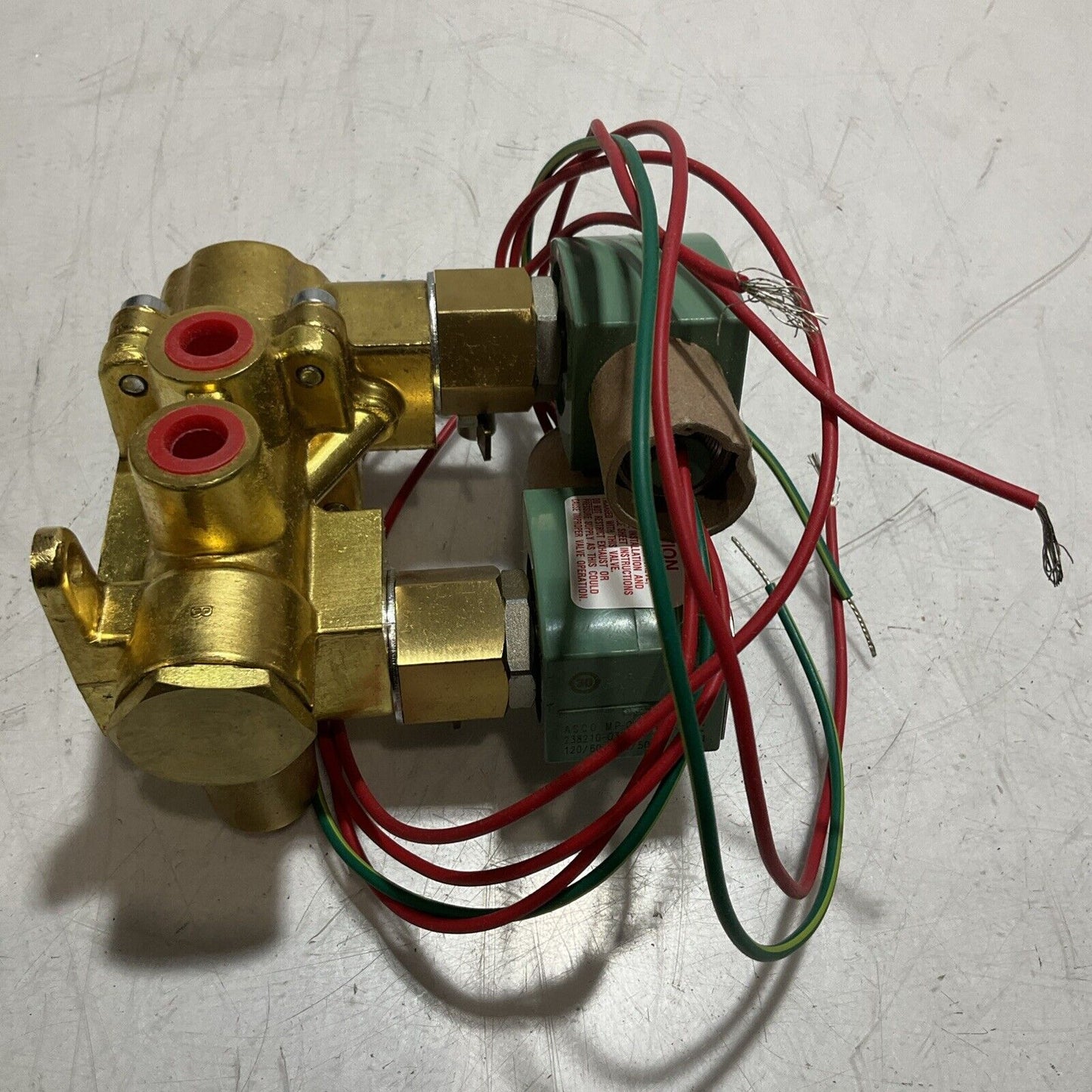 ASCO RED HAT 8344G044MO DUAL SOLENOID VALVE 125PSI 60 WATTS 373