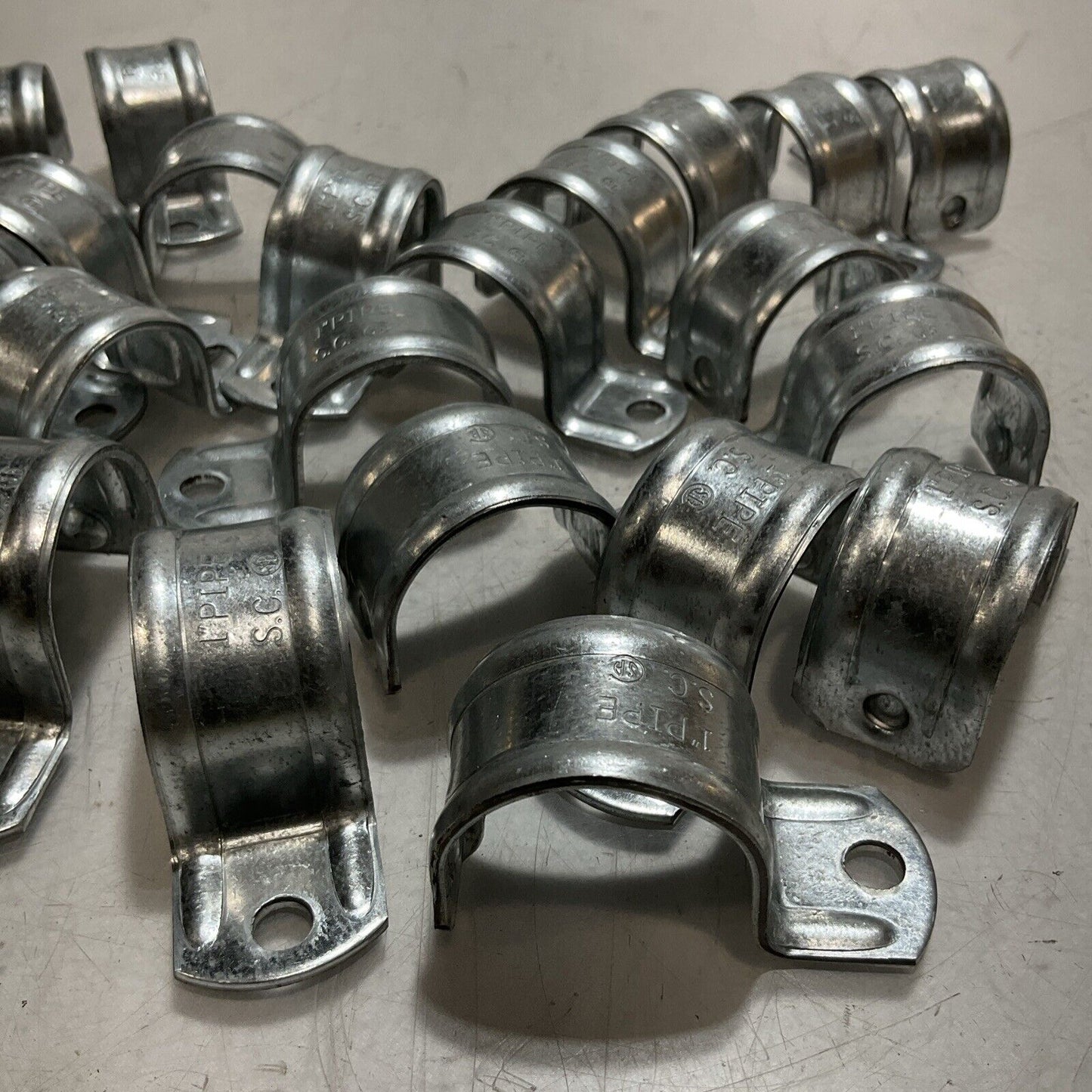 THOMAS&BETTS STEEL CITY HS 103 GALVANIZED STEEL SNAP STRAPS QTY 25 PEICES 222
