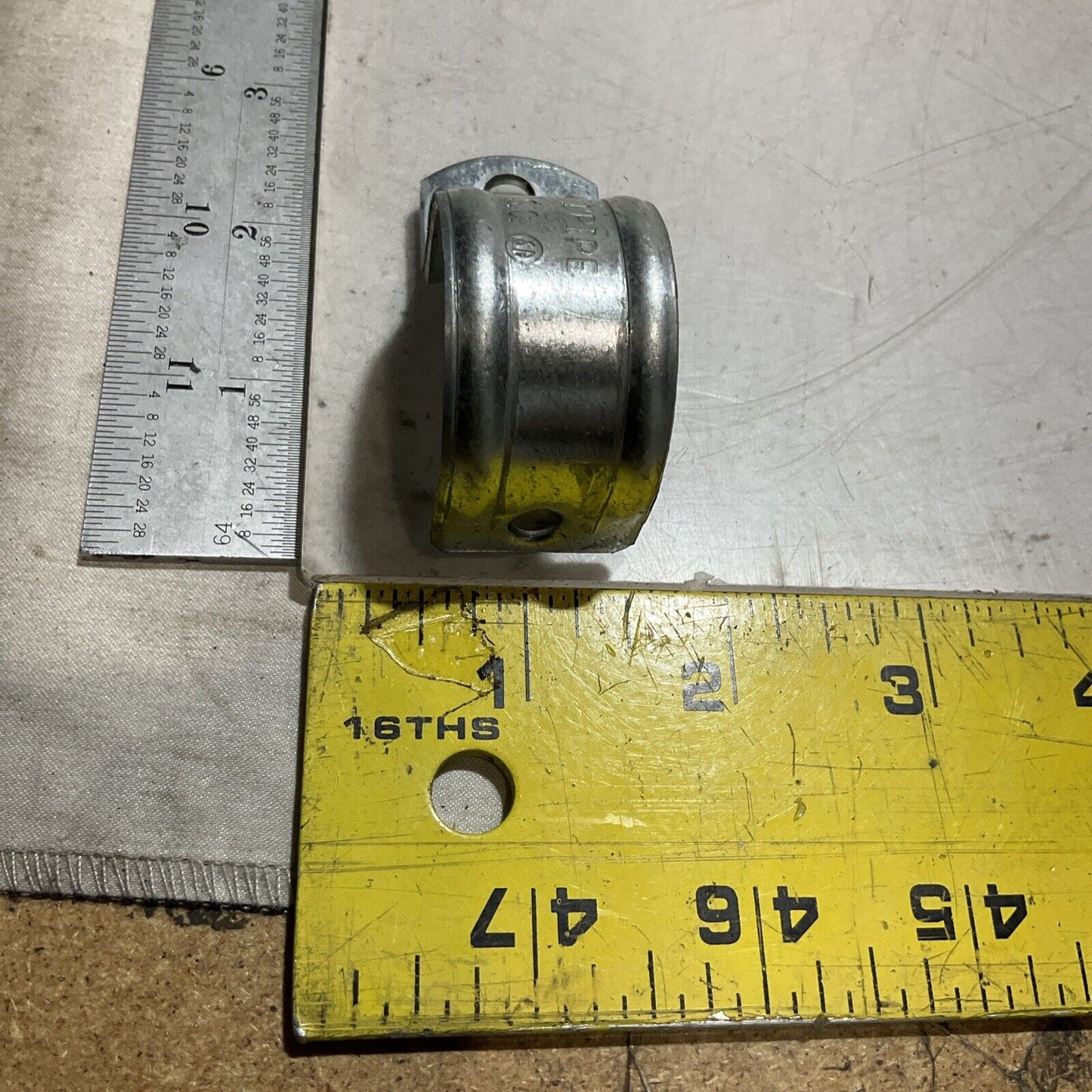 THOMAS&BETTS STEEL CITY HS 103 GALVANIZED STEEL SNAP STRAPS QTY 25 PEICES 222