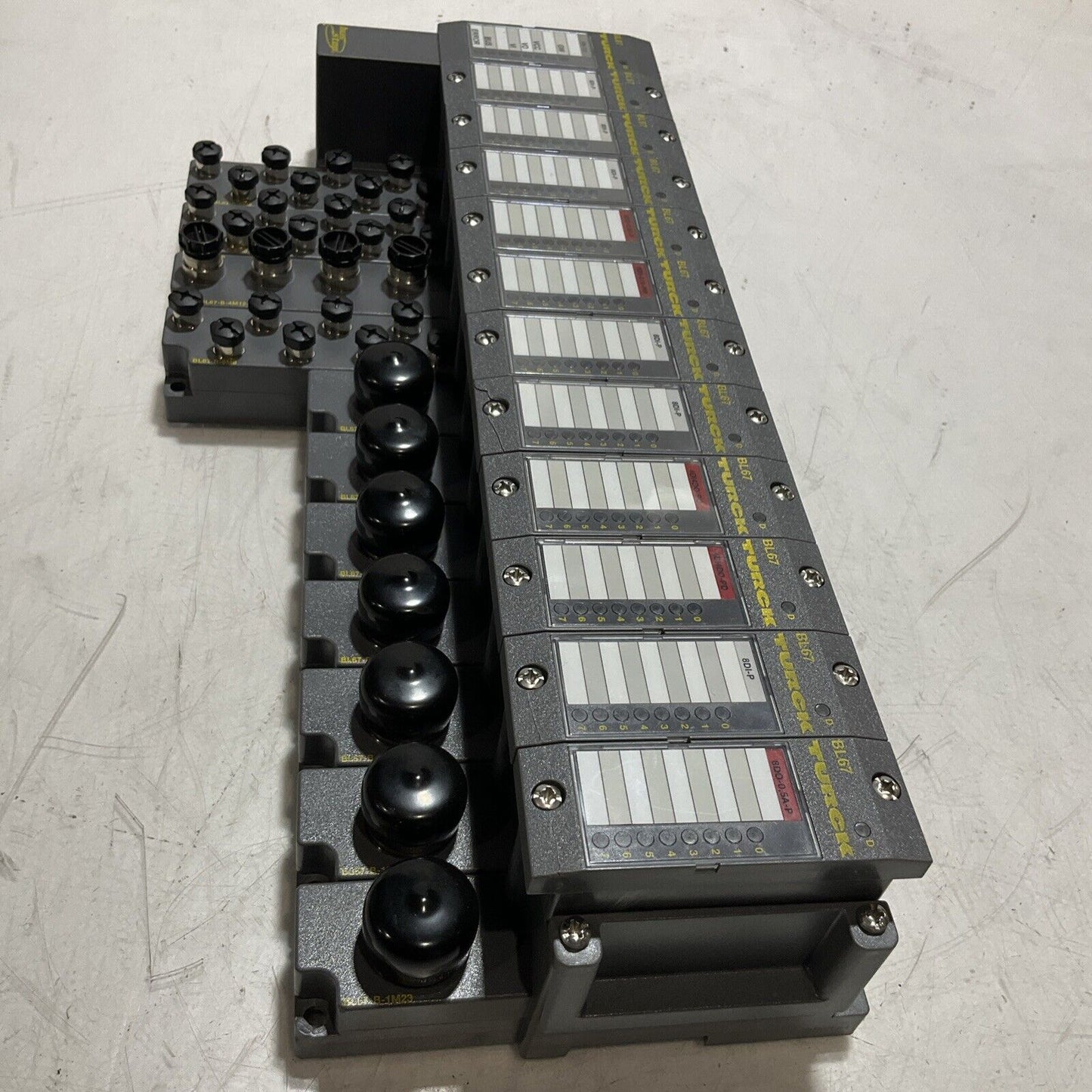 TURCK BL67 8DI-P BL67-B-1M23 -19 BUS STOP BASE AND IN/OUT PUT MODULES U3S
