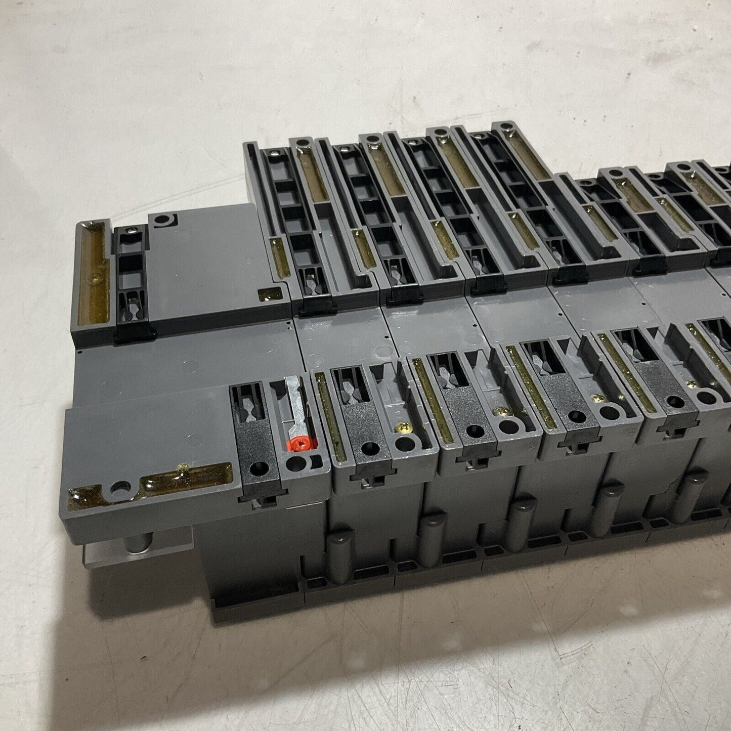 TURCK BL67 8DI-P BL67-B-1M23 -19 BUS STOP BASE AND IN/OUT PUT MODULES U3S