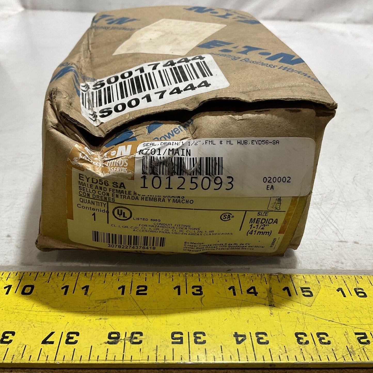 EATON CROUSE-HINDS EYD56 SA MAKE & FEMALE HUB WITH DRAINS SIZE 1 1/2” 41MM 678