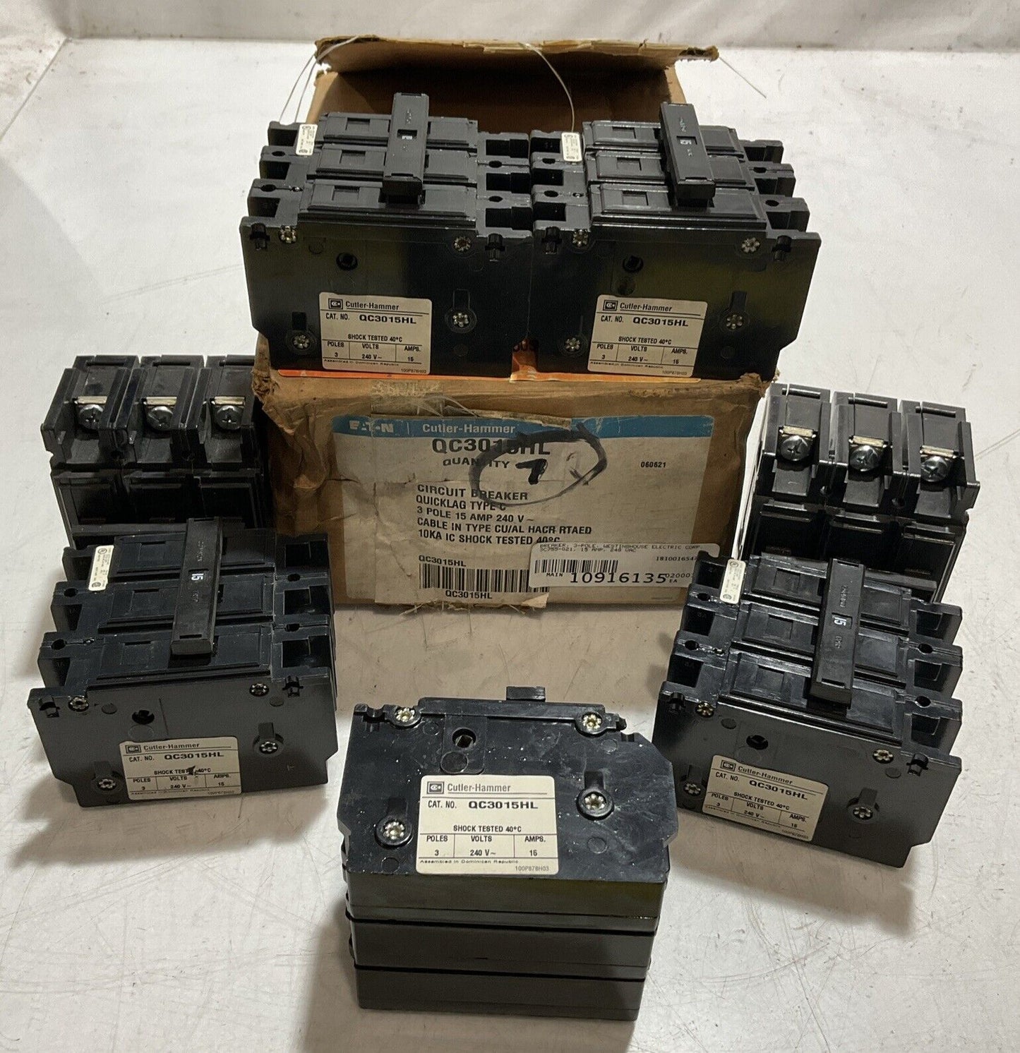 CUTLER-HAMMER QC3015HL CIRCUIT BREAKER QUICKLAG 3 POLE 15AMP 250V QTY 7 U3S