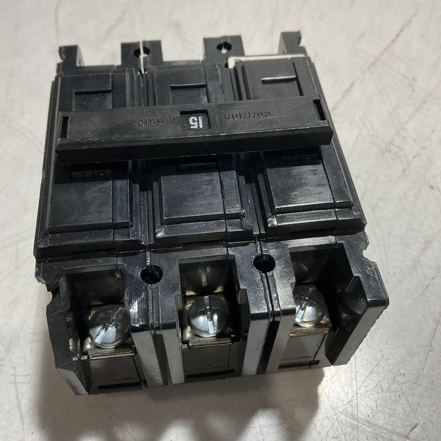 CUTLER-HAMMER QC3015HL CIRCUIT BREAKER QUICKLAG 3 POLE 15AMP 250V QTY 7 U3S
