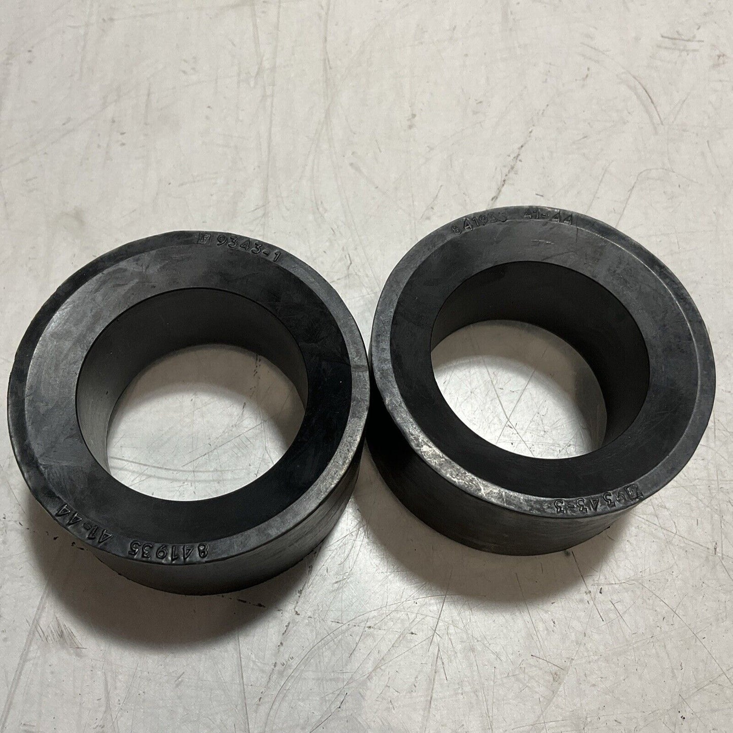 GROMMET POWER 841935 41-44 SEAL SLEEVE CABLE LOT OF 2 U3S