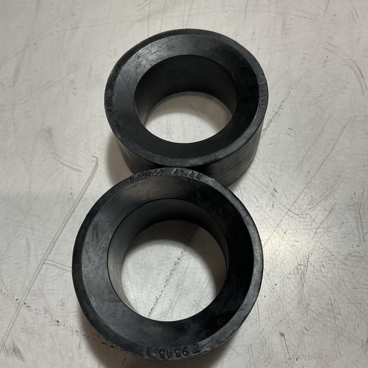 GROMMET POWER 841935 41-44 SEAL SLEEVE CABLE LOT OF 2 U3S