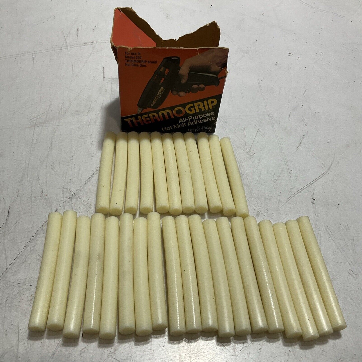 THERMOGRIP MODEL 207 ALL-PURPOSE HOT MELT ADHESIVE QTY 30 U3S
