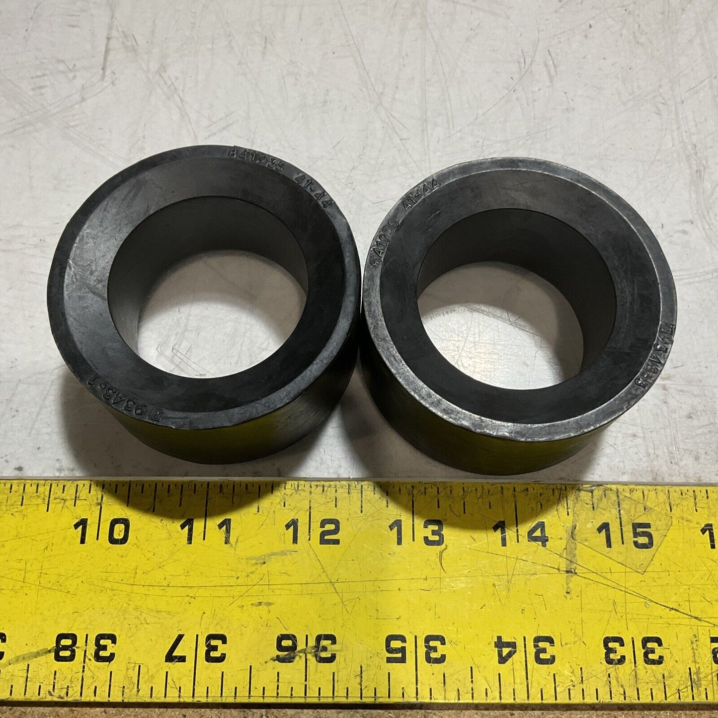 GROMMET POWER 841935 41-44 SEAL SLEEVE CABLE LOT OF 2 U3S