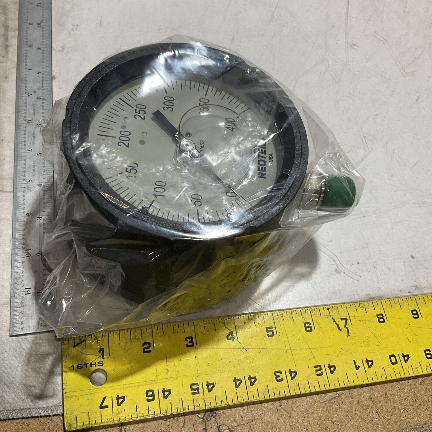 REOTEMP INSTRUMENTS PSI PT45P1A2P22-G-T PRESSURE GAUGE GLY FILLED 400PSI 373