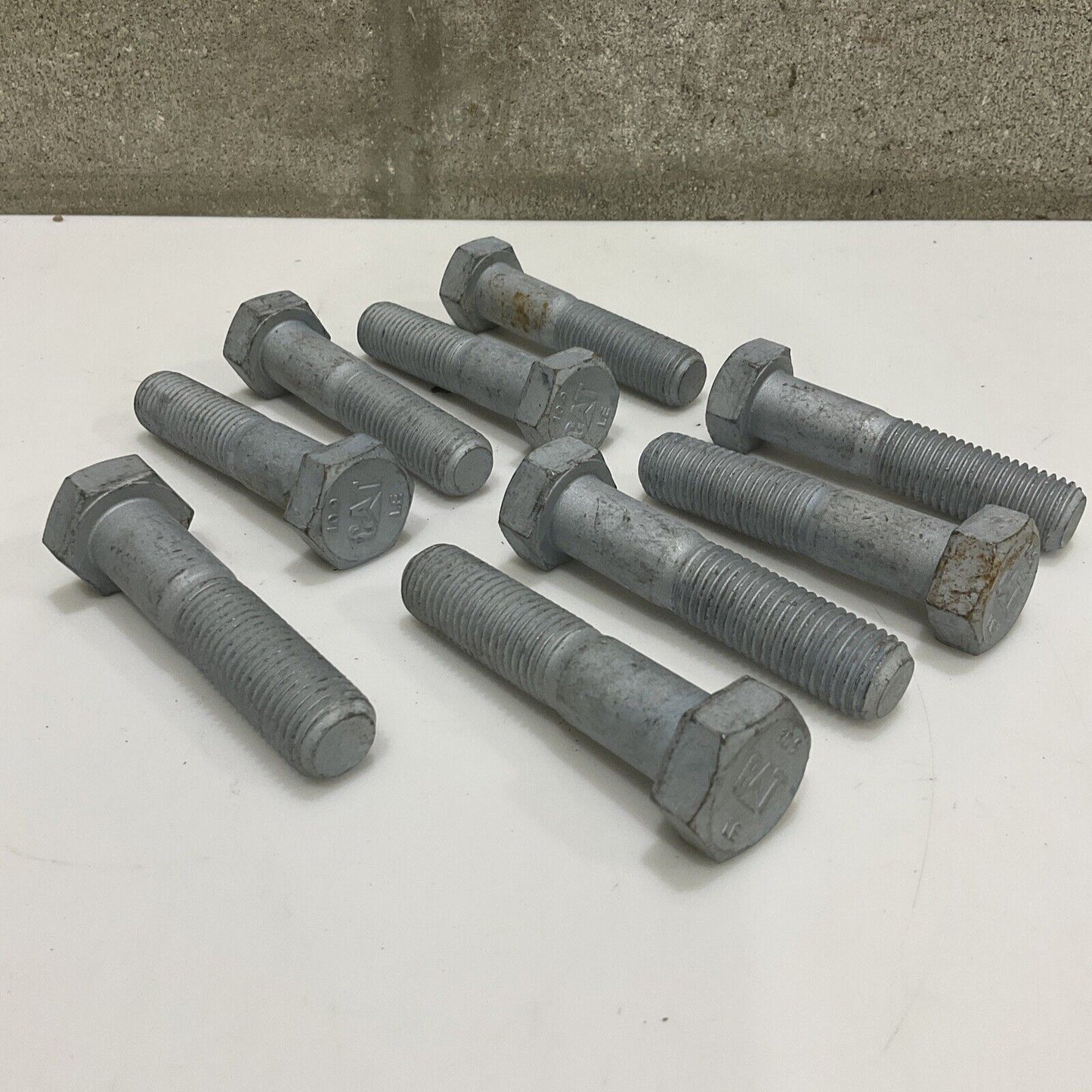 CAT 10.9 LE BOLTS 4 IN 678 LOT OF LOT OF 9