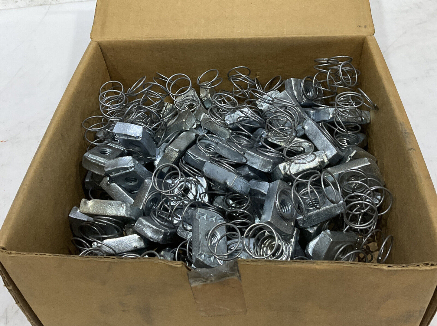 SUPERSTRUT A-100-3/8 SPRING NUT STEEL LOT OF 100 476