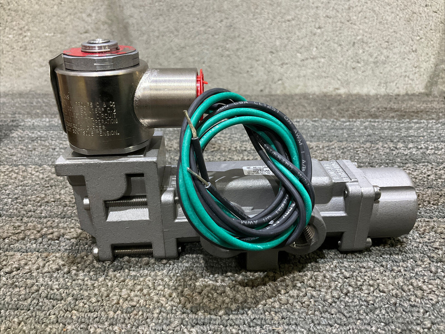 VERSA VSG-4302-316-XX-D024 SOLENOID 4-WAY VALVE 1/4” NPT 678