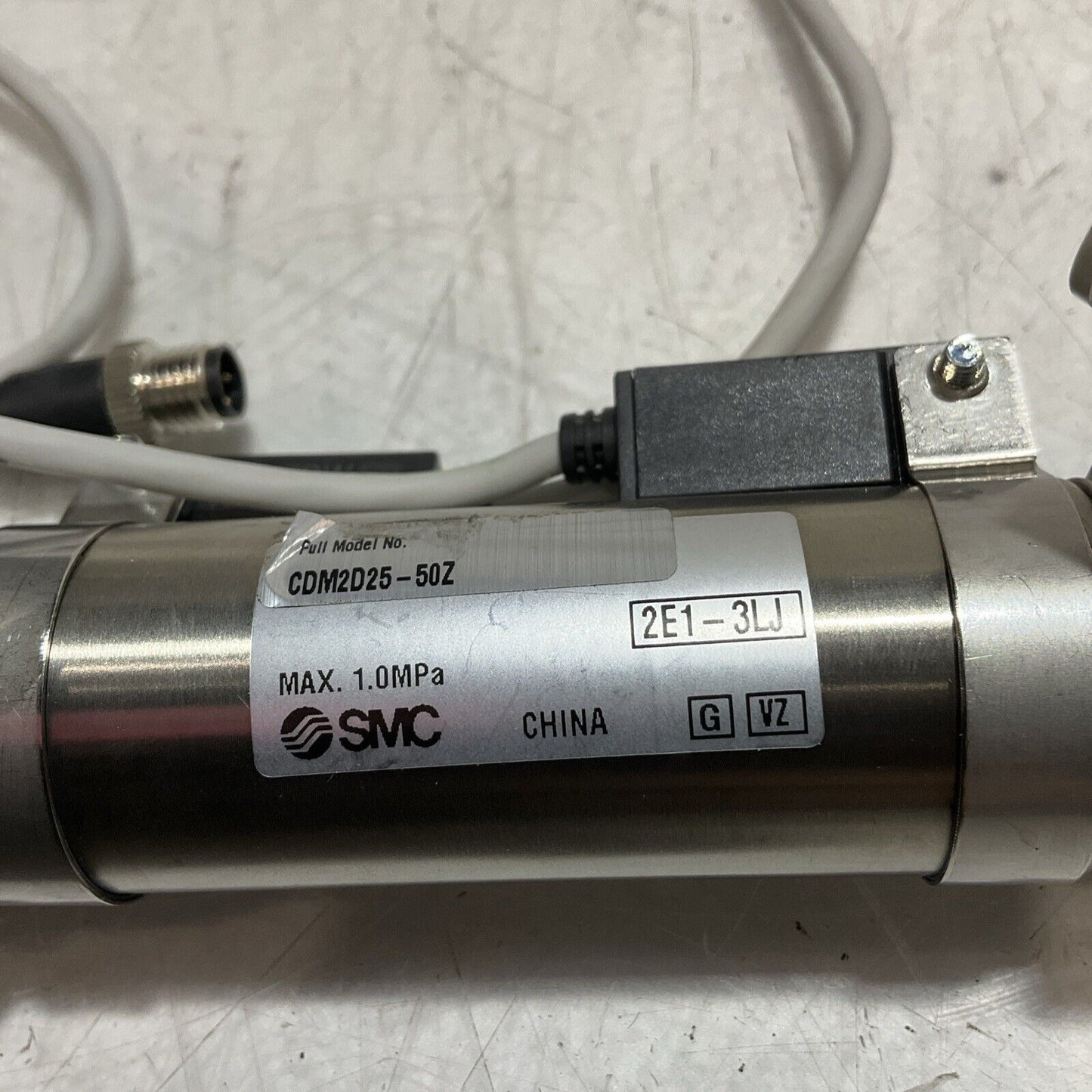 SMC CDM2D25-50Z PNEUMATIC AIR CYLINDER U3S