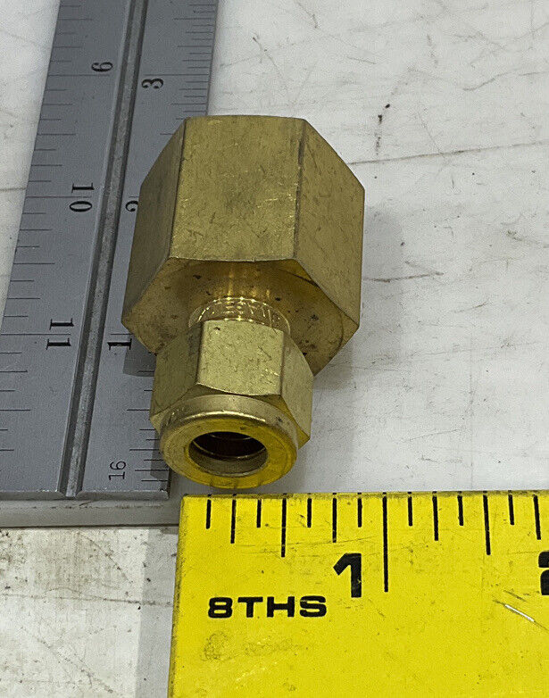 SWAGELOK B-1010-7-6 FEMALE TUBE FITTING LOT OF 3 476