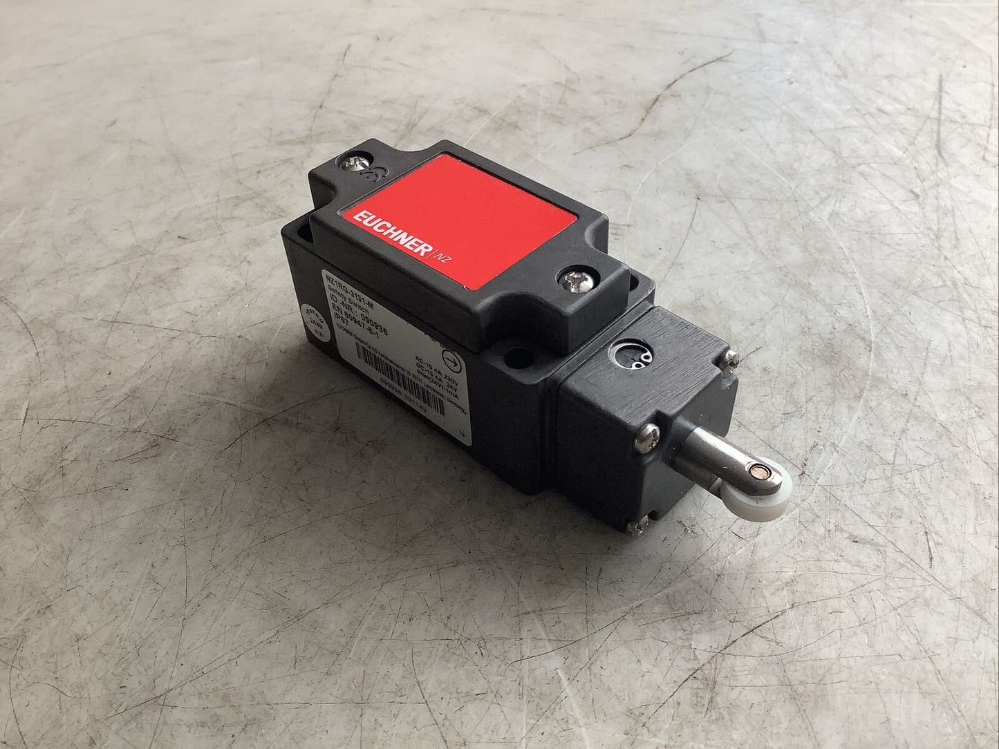 EUCHNER NZ1RG-3131-M SAFETY SWITCH 999