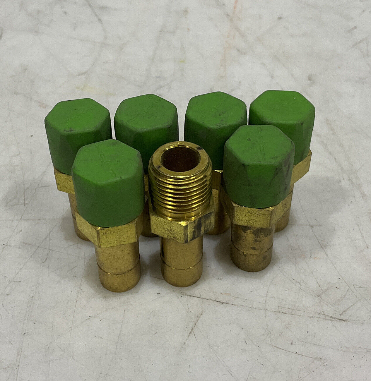 SWAGELOK B-6-TA-1-6 MALE TUBE FITTING LOT OF 7 476
