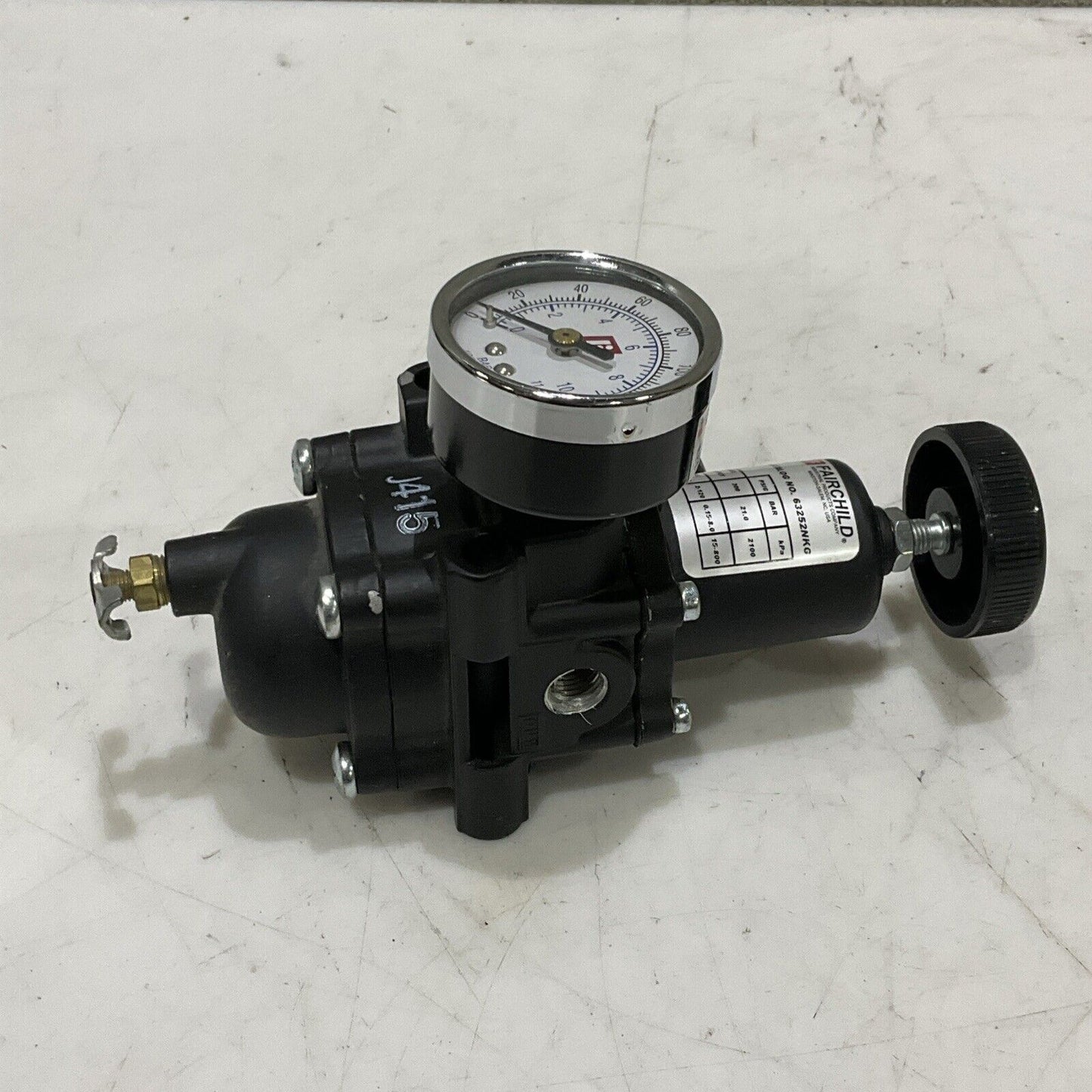 FAIRCHILD 63252NKG PNEUMATIC FILTER REGULATOR 63 300 PSIG 21 BAR 2100 KPA P7P