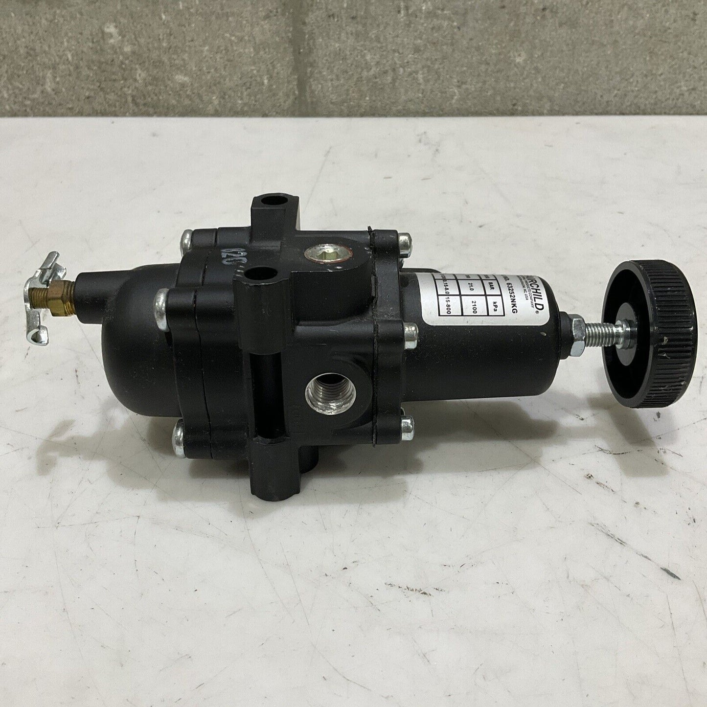FAIRCHILD 63252NKG PNEUMATIC FILTER REGULATOR 63 300 PSIG 21 BAR 2100 KPA P7P