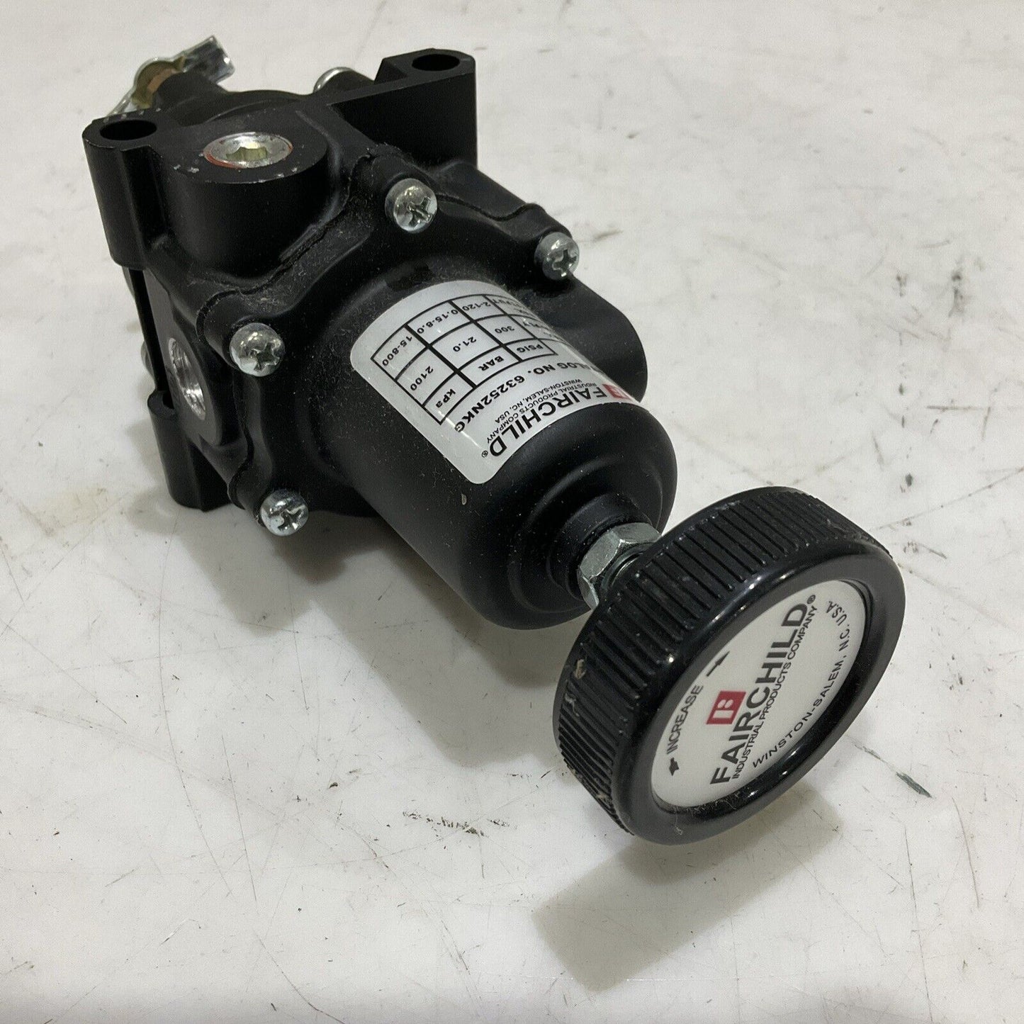 FAIRCHILD 63252NKG PNEUMATIC FILTER REGULATOR 63 300 PSIG 21 BAR 2100 KPA P7P