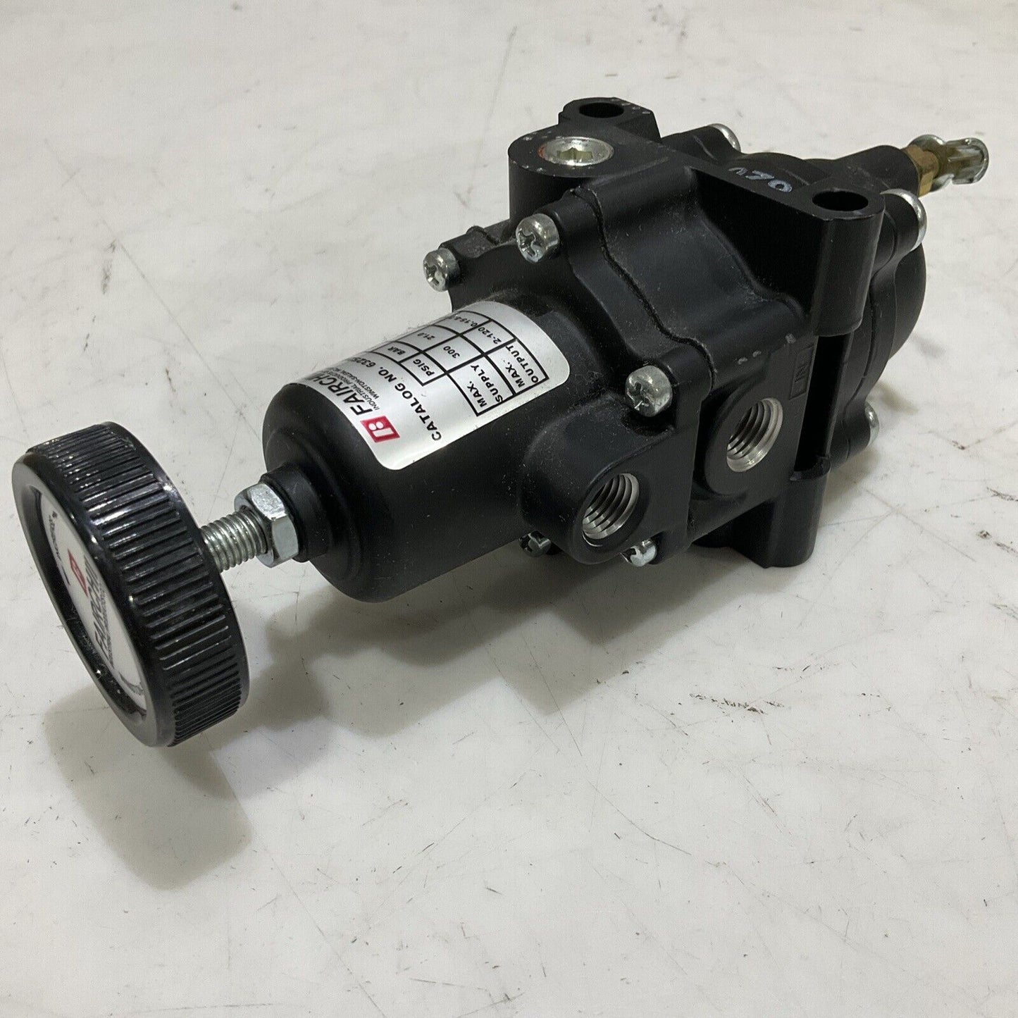 FAIRCHILD 63252NKG PNEUMATIC FILTER REGULATOR 63 300 PSIG 21 BAR 2100 KPA P7P