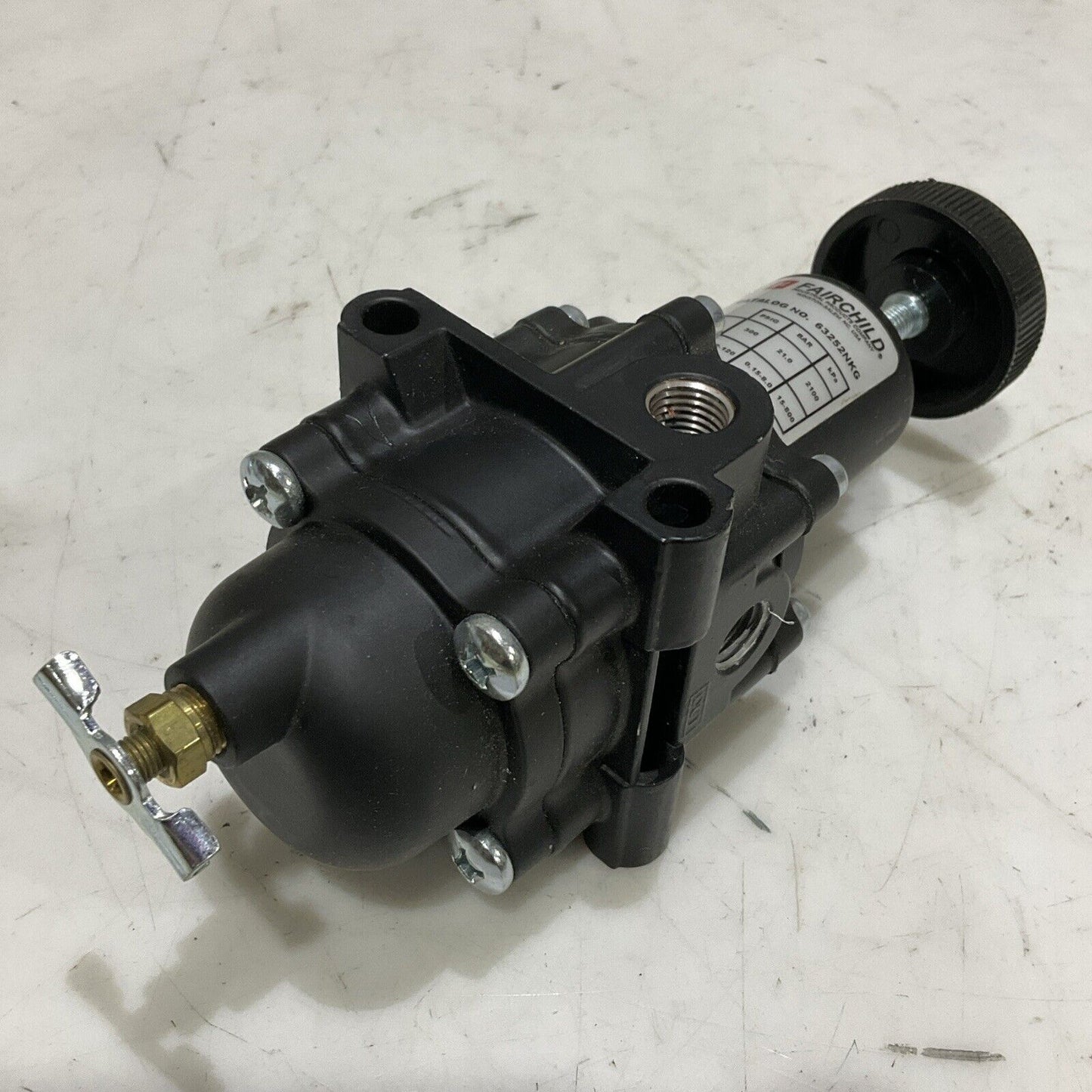 FAIRCHILD 63252NKG PNEUMATIC FILTER REGULATOR 63 300 PSIG 21 BAR 2100 KPA P7P