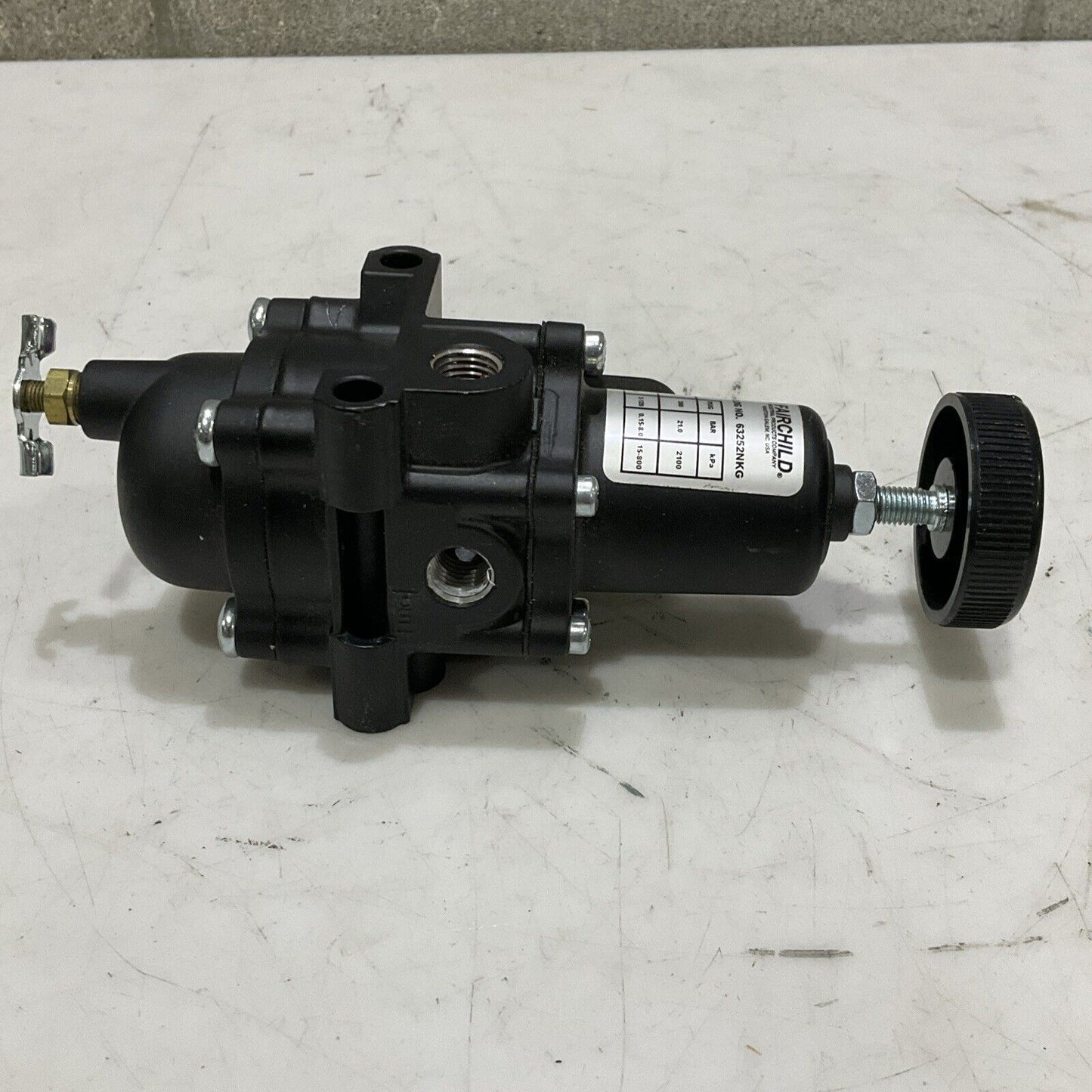 FAIRCHILD 63252NKG PNEUMATIC FILTER REGULATOR 63 300 PSIG 21 BAR 2100 KPA P7P