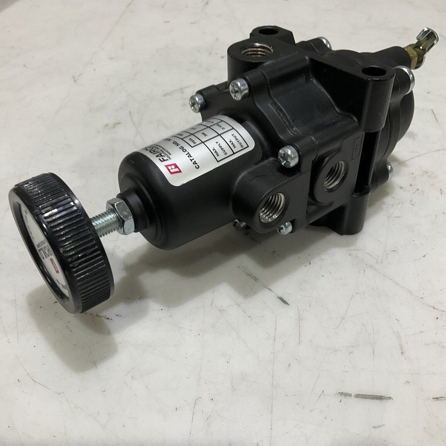 FAIRCHILD 63252NKG PNEUMATIC FILTER REGULATOR 63 300 PSIG 21 BAR 2100 KPA P7P