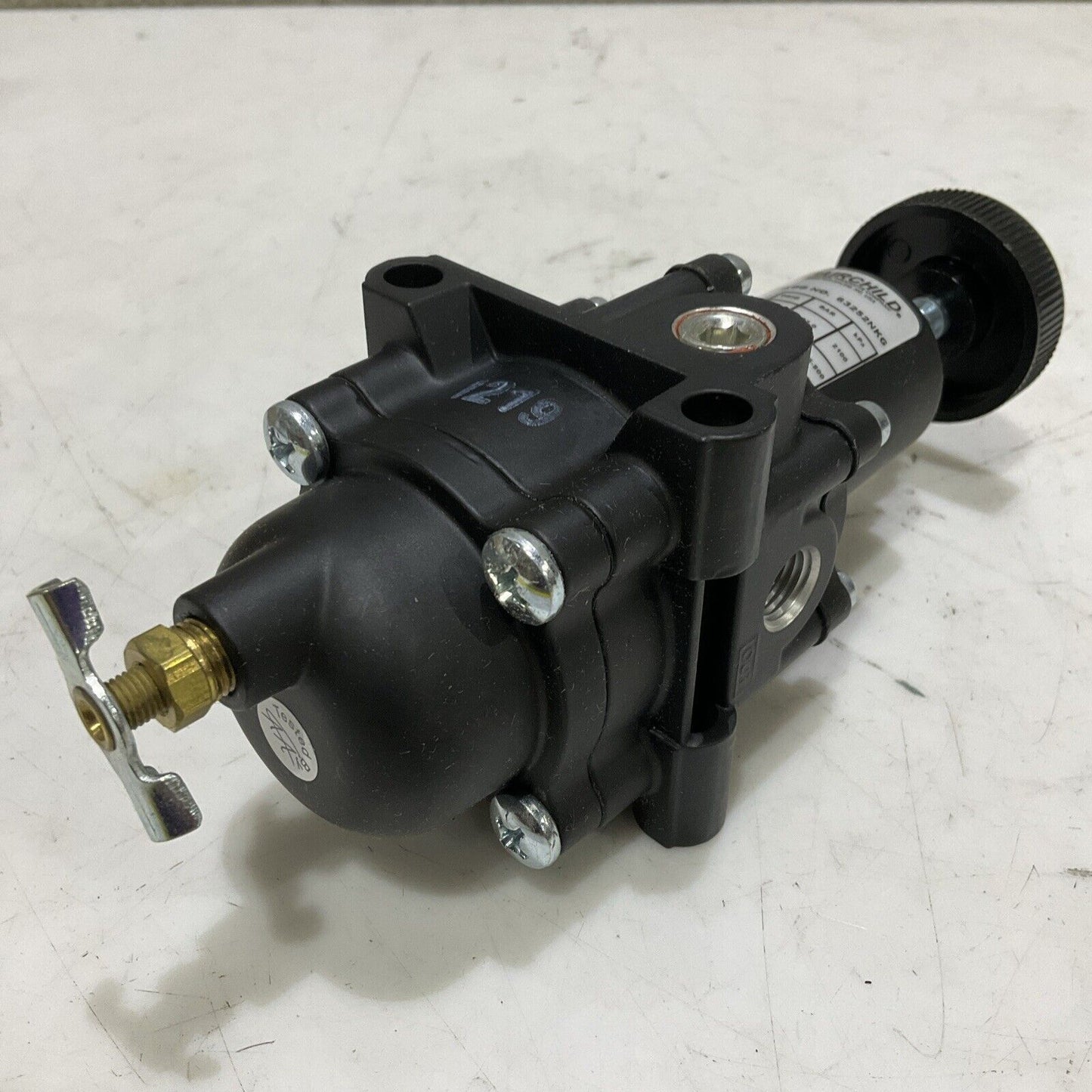 FAIRCHILD 63252NKG PNEUMATIC FILTER REGULATOR 63 300 PSIG 21 BAR 2100 KPA P7P