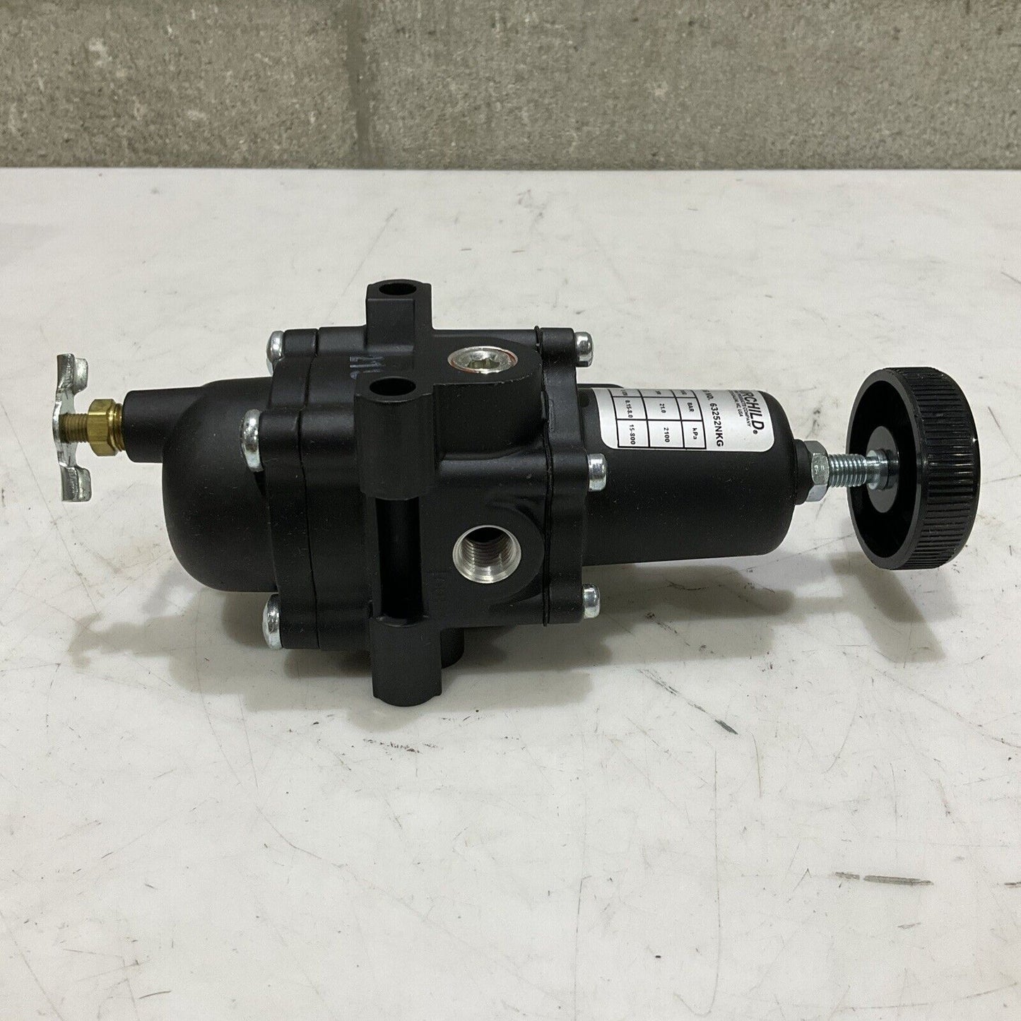 FAIRCHILD 63252NKG PNEUMATIC FILTER REGULATOR 63 300 PSIG 21 BAR 2100 KPA P7P