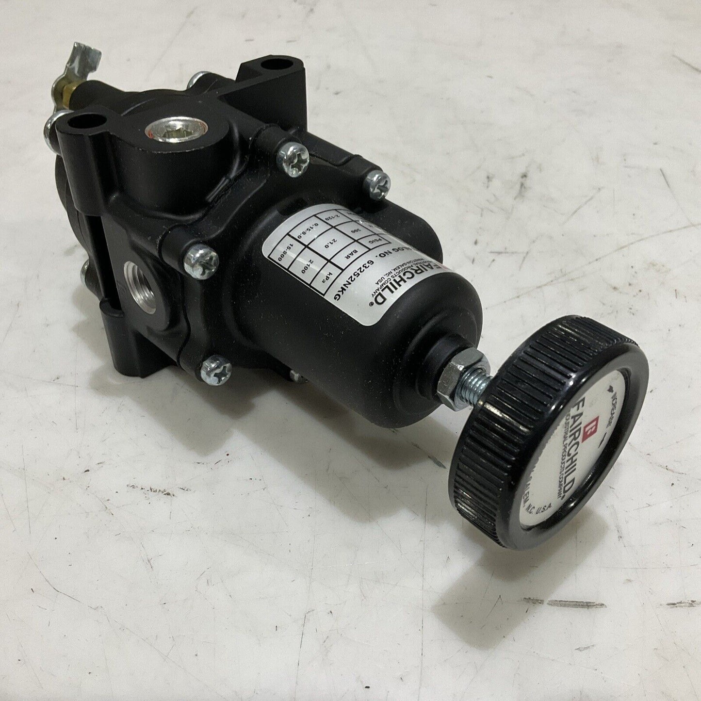 FAIRCHILD 63252NKG PNEUMATIC FILTER REGULATOR 63 300 PSIG 21 BAR 2100 KPA P7P